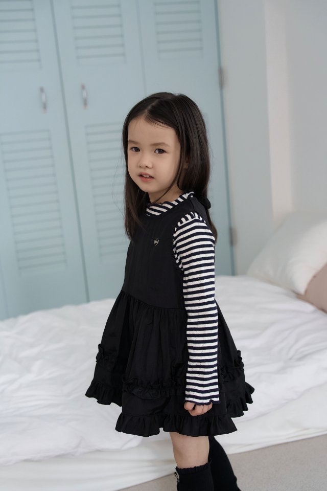 Momoann | OPS Black size 7(100-105)