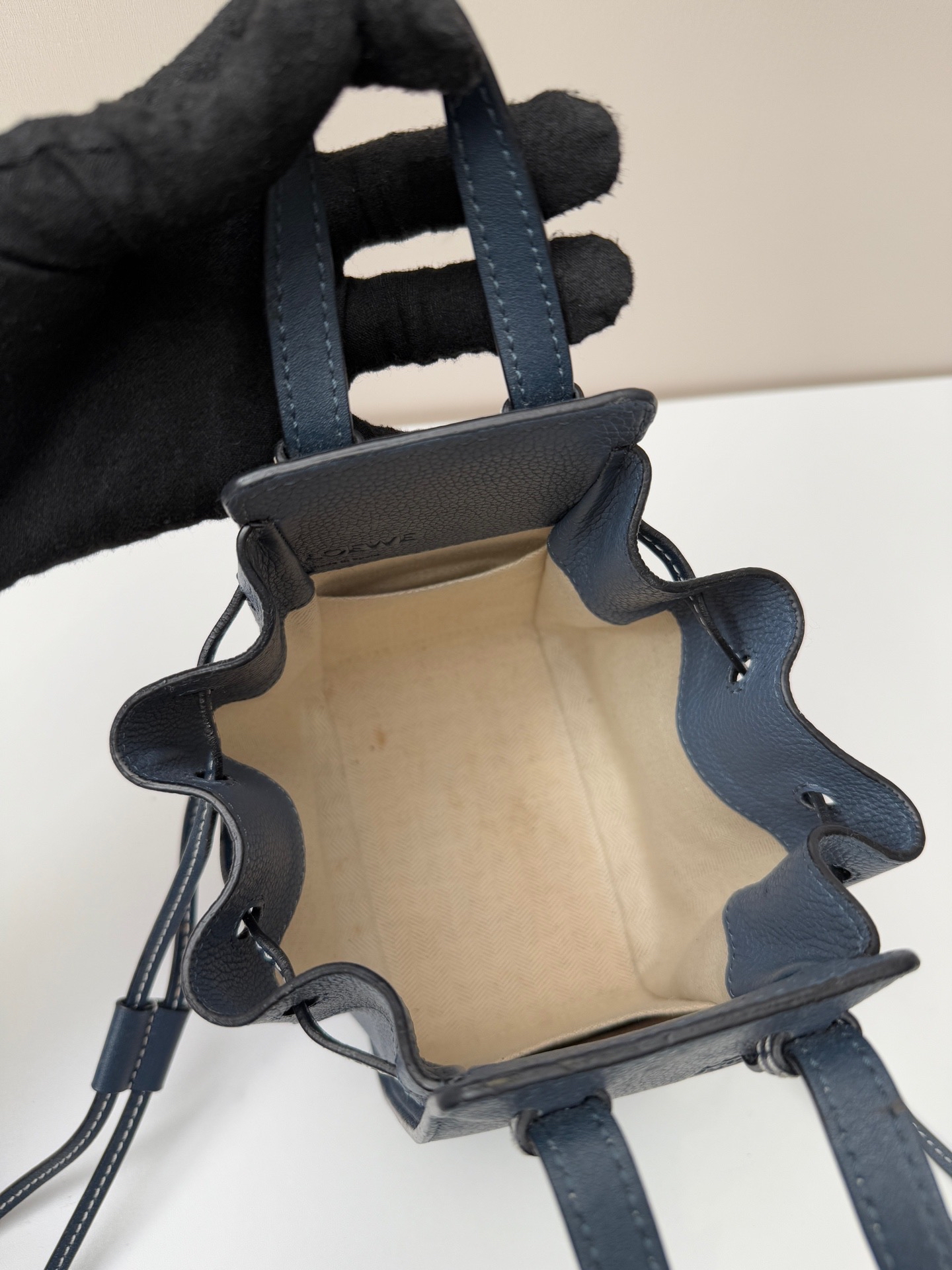 【預訂貨品】LOEWE藍色荔枝牛皮hammock