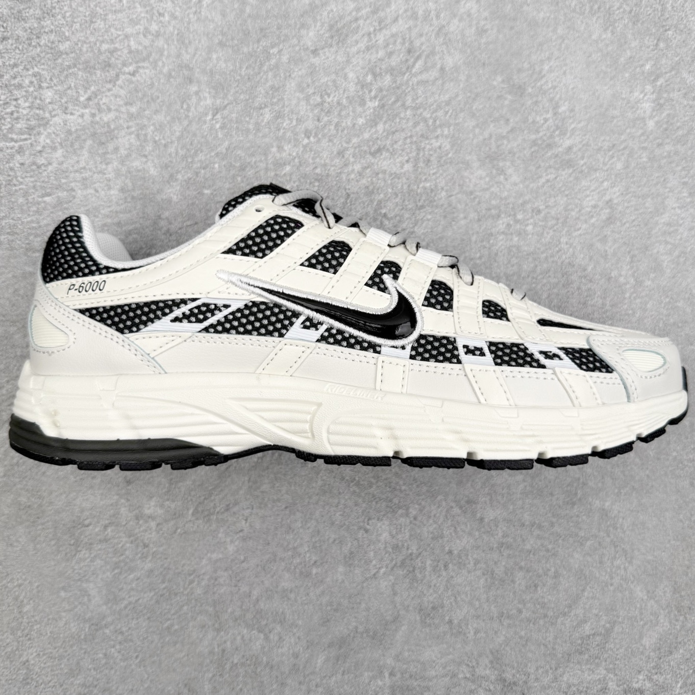 Nike P-6000 IO8711-101