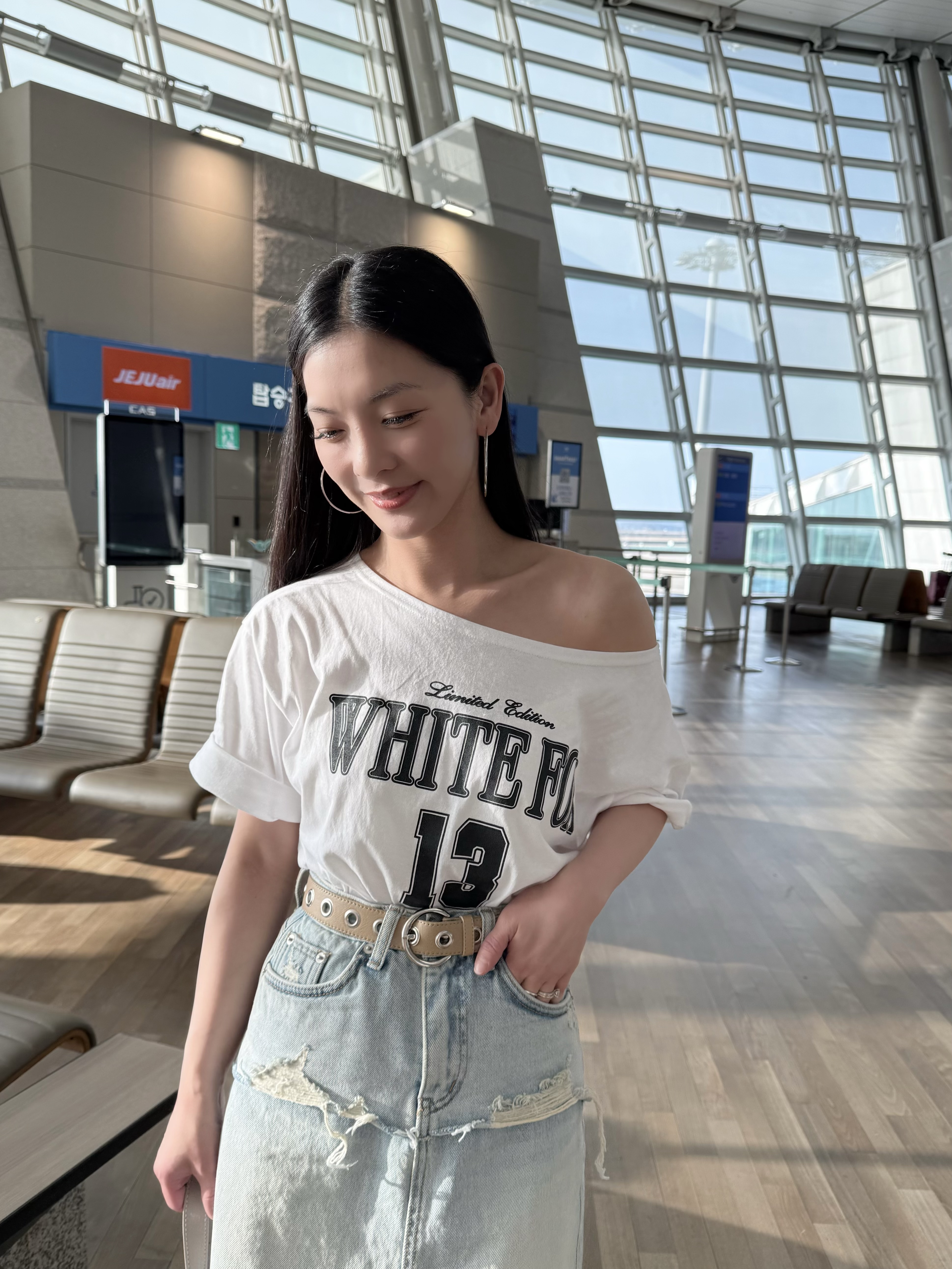 F09 單邊露膊英文字tee