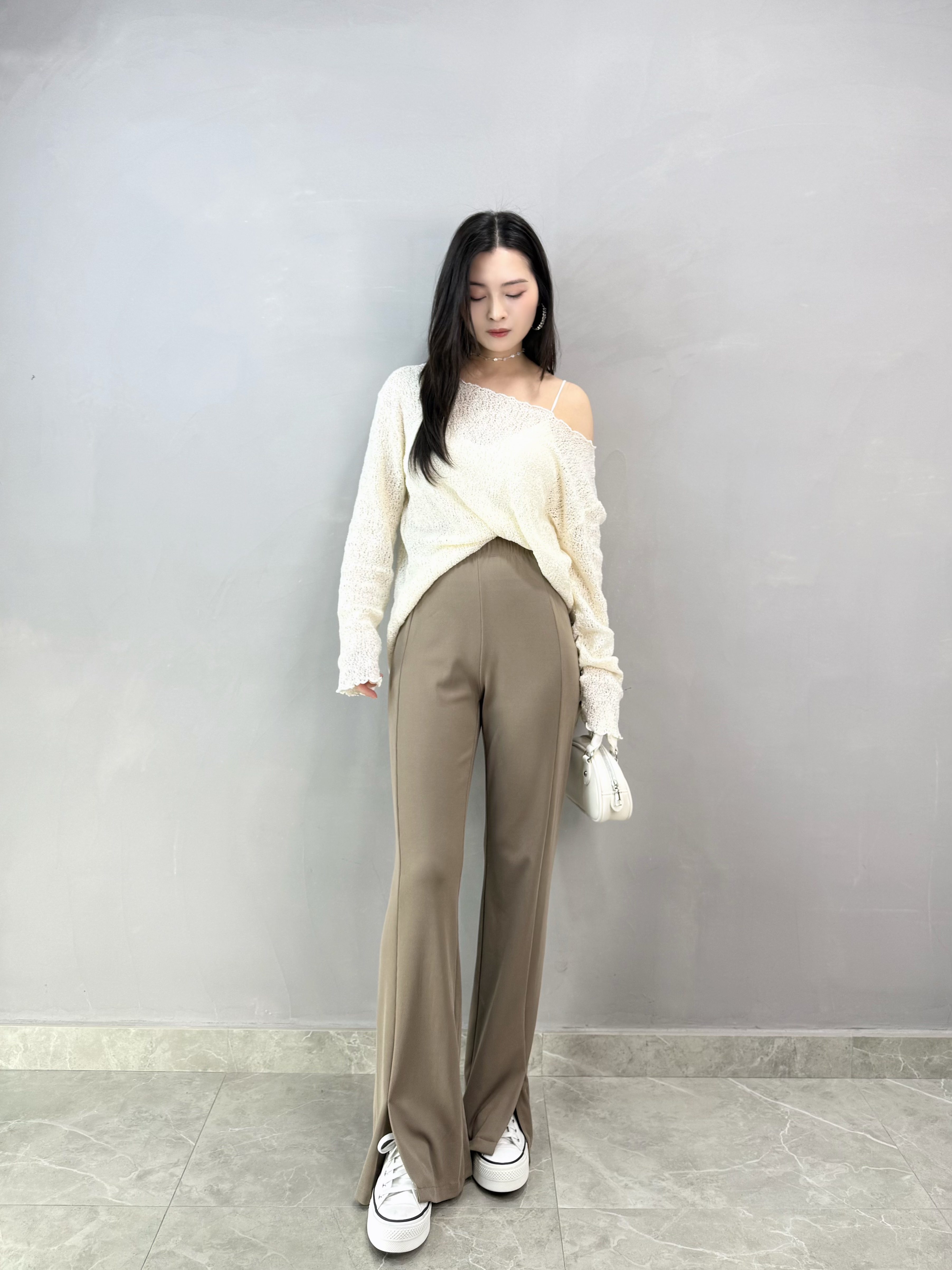 I87 木耳邊通花露膊Top