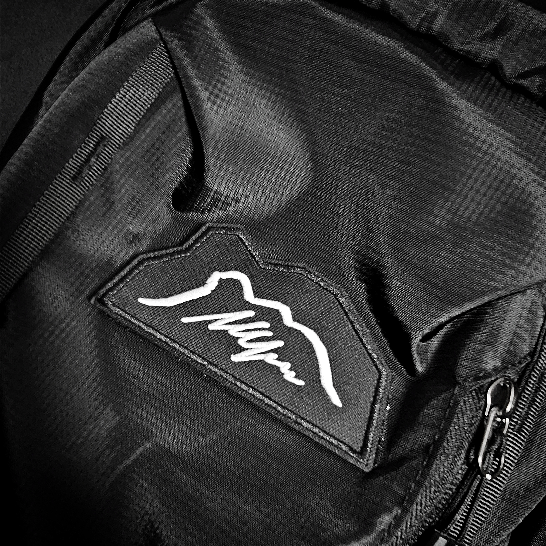 HONGKONGER Urban-Hike 輕量化機能背包：極致 0.82kg 30L 全能收納