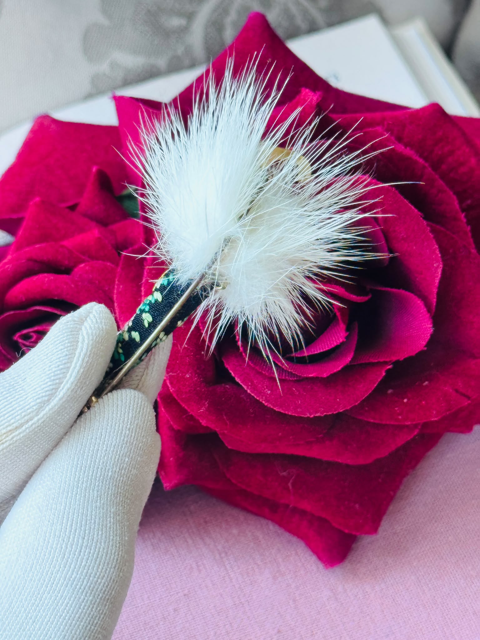 C.a. 1950s Fur-Trimmed Petit Needlepoint Umbrella & Handbag Brooch(NZ116）