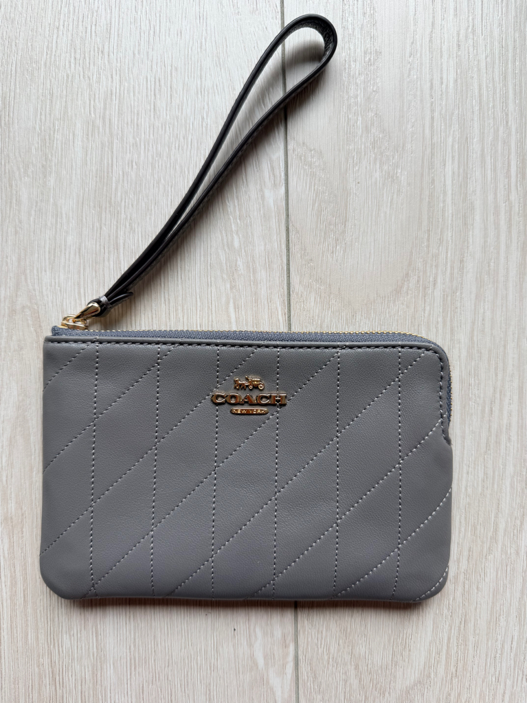 Coach Corner Zip Wristlet 單層拉鍊手拎袋仔