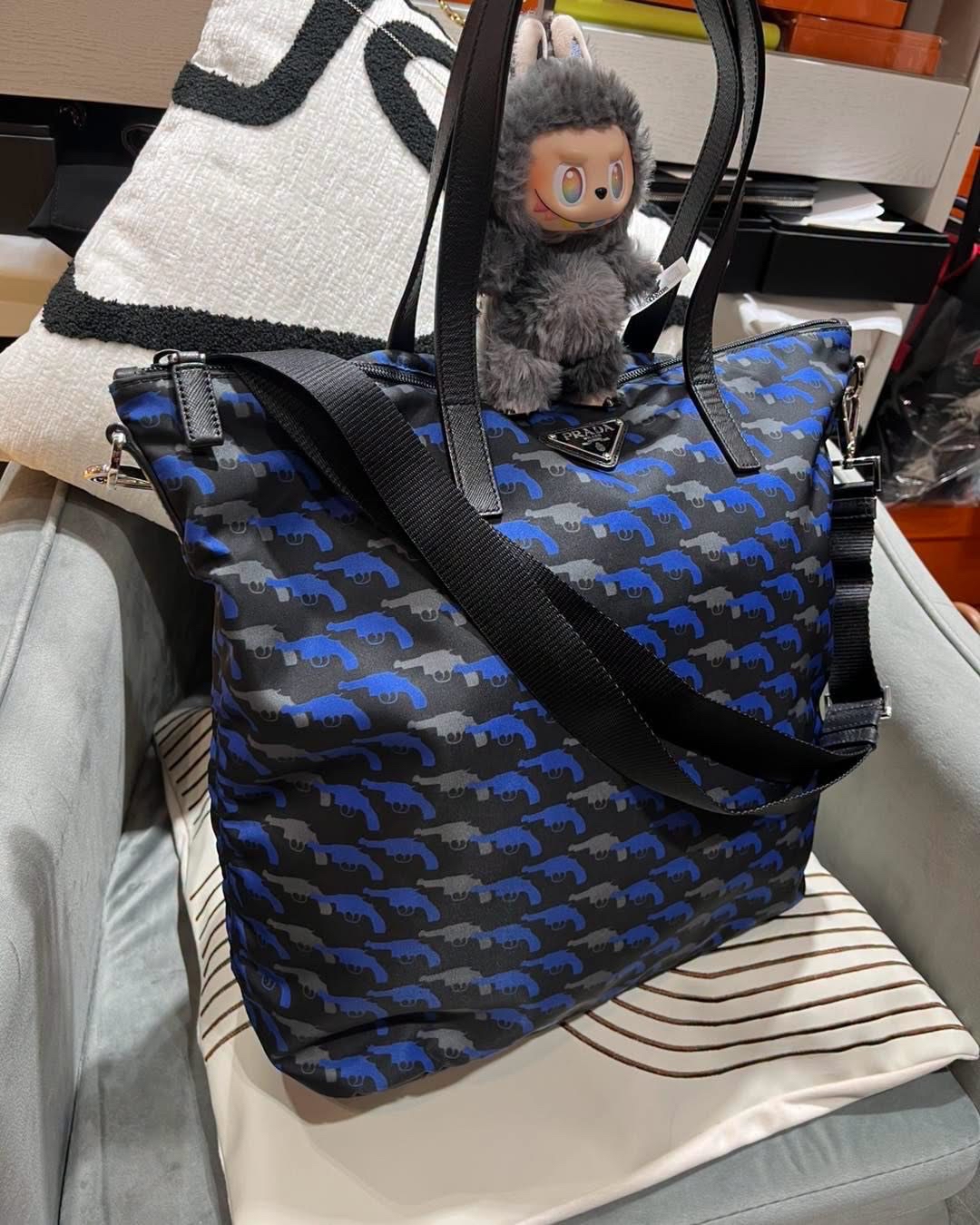 Prada nylon 2way bag with strap Guns 100%Authentic,95%new ✅長肩帶  ✅防塵袋