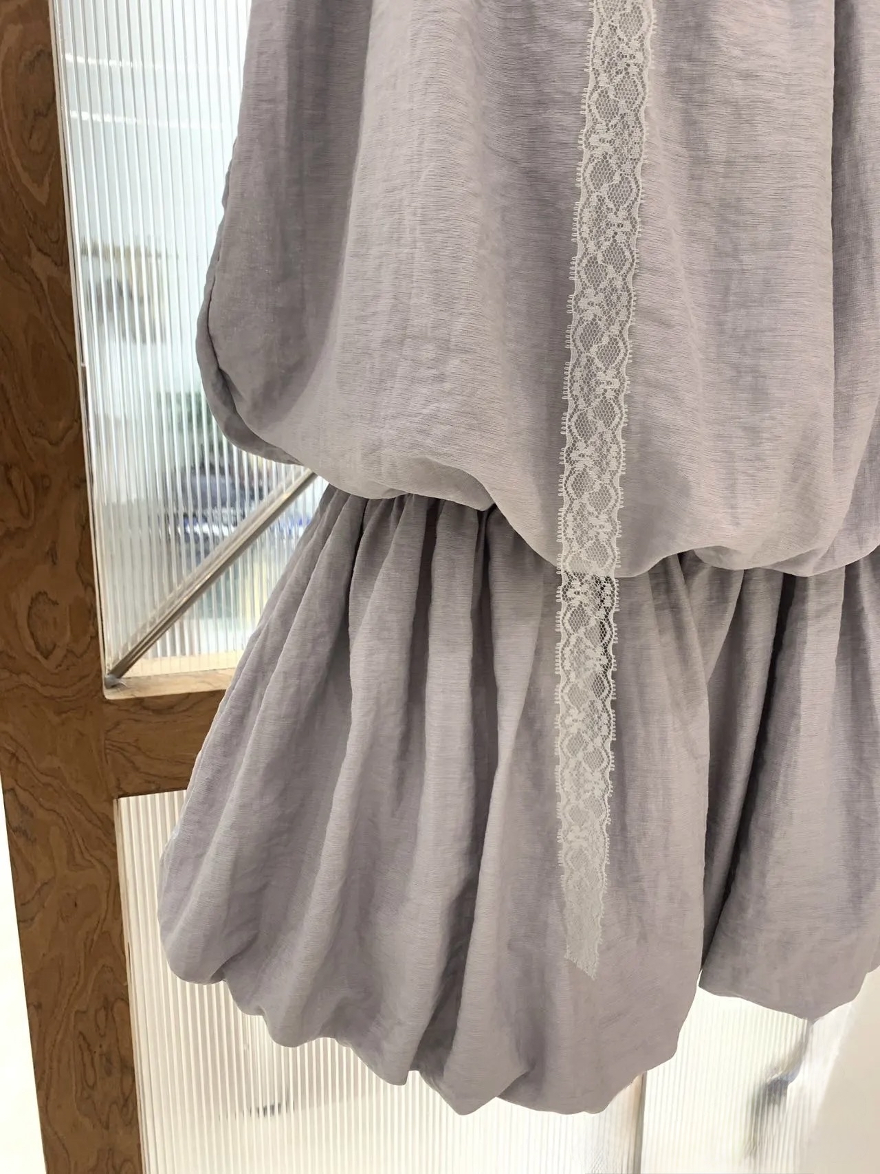 DR335收腰花苞短裙