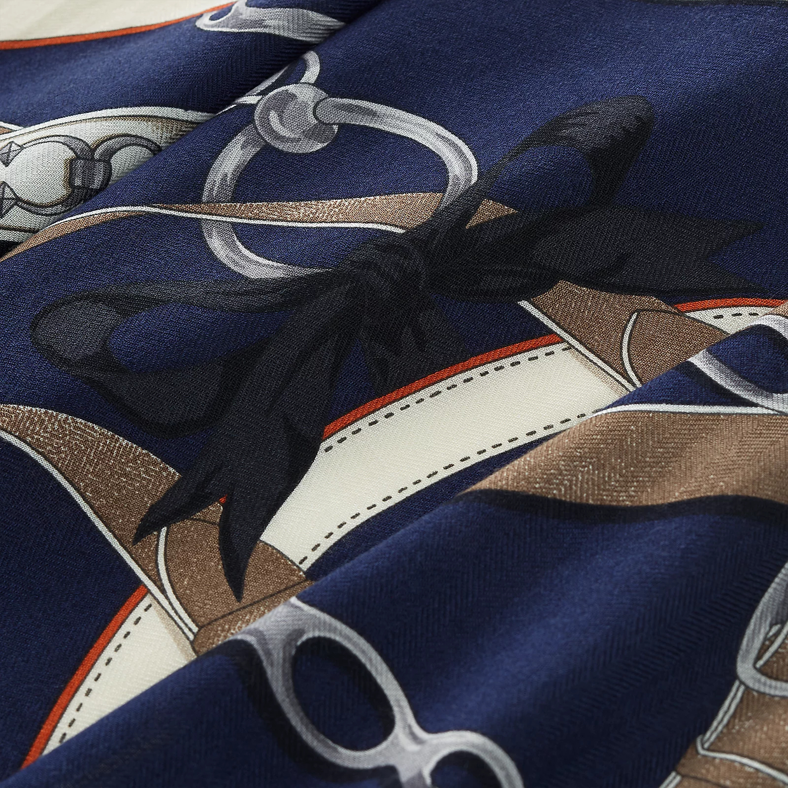 Hermès 全新🆕 手工卷邊山羊絨和真絲混紡 La Promenade du Matin 清晨漫步圖案 大三角巾