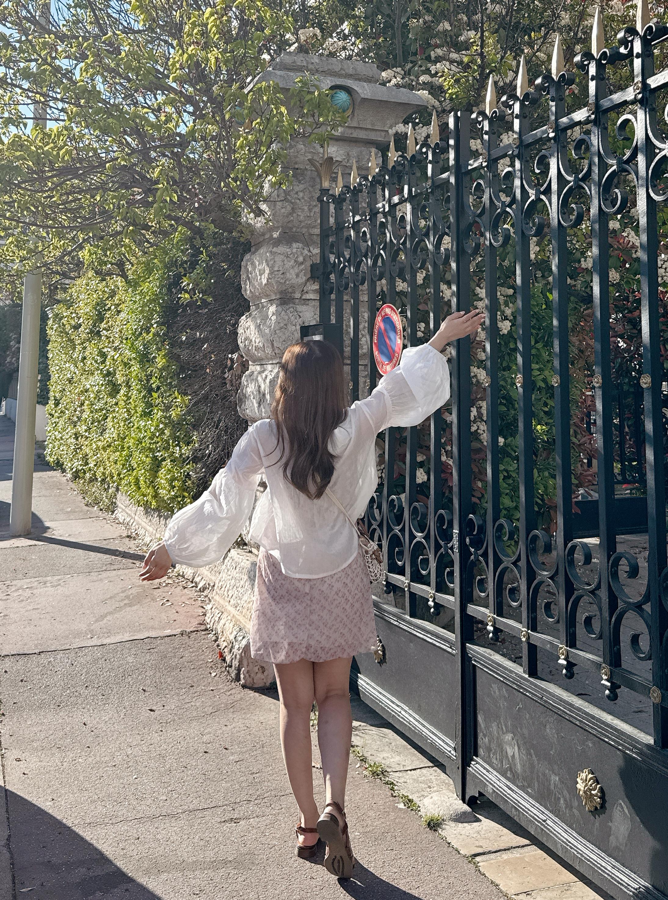 【優雅款式】白色荷葉邊抽繩上衣