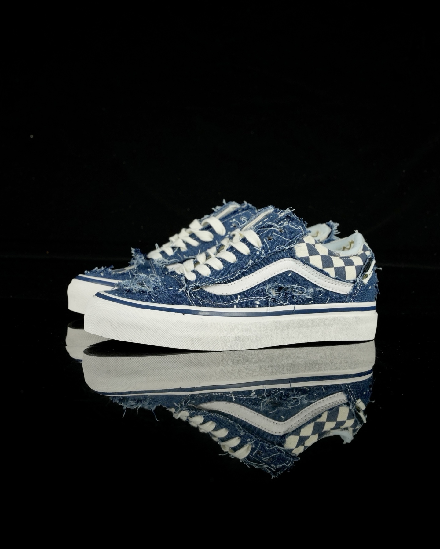 Vans x Invincible Sk8-Mid Reissue