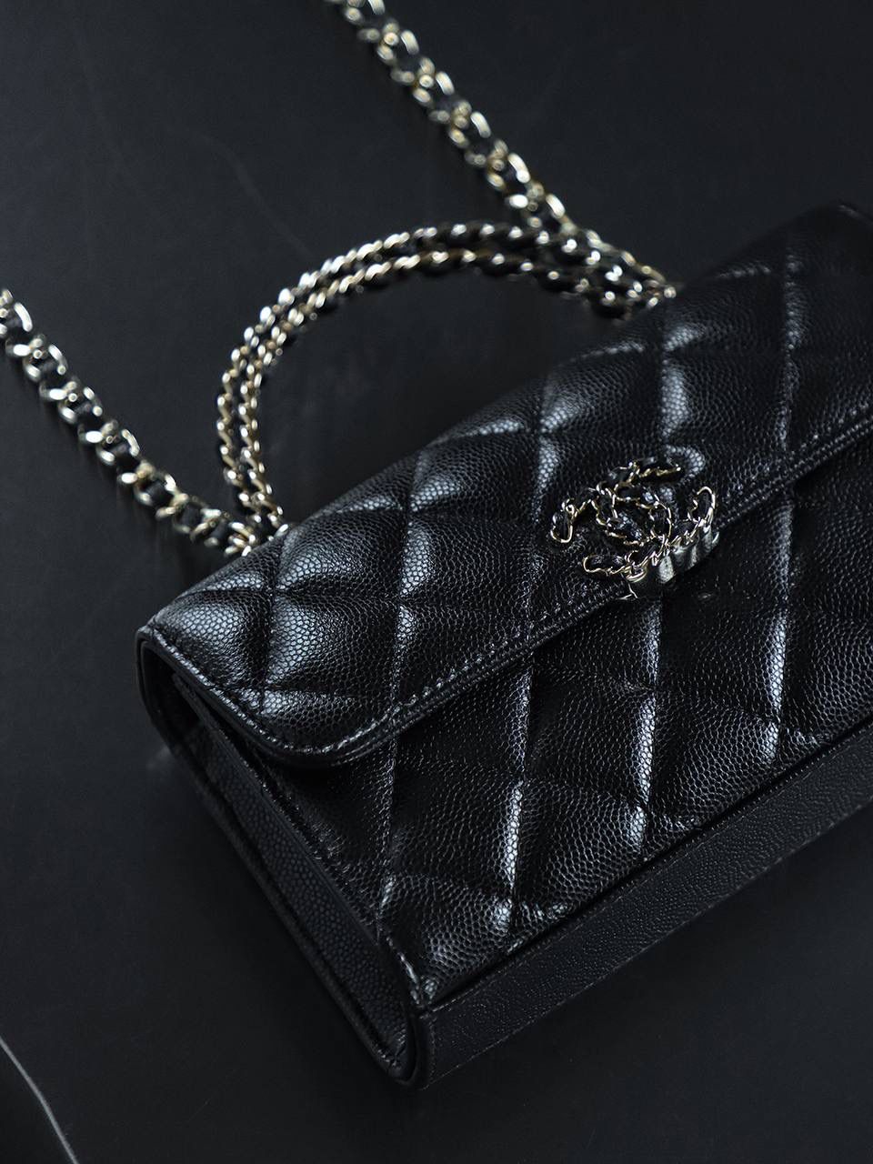 25S迷你Kelly橫款 鑒定版👜 一包一碼 支持全球鑒定查驗身份證原廠專G impala三隻羊皮料過關清單資料可査詢 精緻女孩的夢中情包，Kelly作為晚宴包代表角色之一，再度回歸的Kelly 25s精緻度滿分！ 美到犯規，自帶C比特光環，搭配經典Kelly包型，現代奢華質感和永恒經典的碰撞！ 五金：真空電鍍12K 皮料：impala三隻羊小球紋 尺寸：10*18*4.5cm