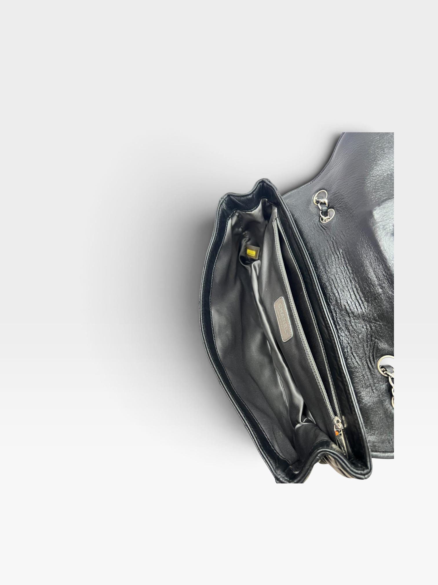 Pre-Owned CHANEL 2.55 East/West Flap Bag / Product Code: 082804