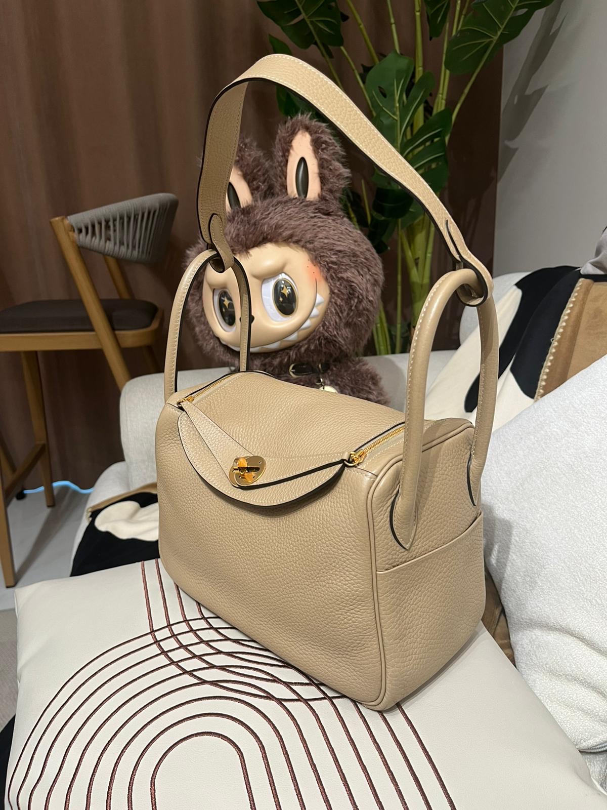 Hermes Lindy 26 Stamp X 風衣灰金扣 100%Authentic, 99%New ✅Dust bag✅Box