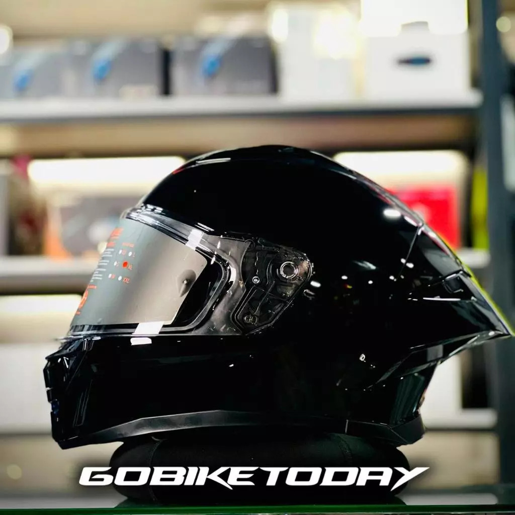 ORIGINE PISTA GLOSS BLACK Helmet | Lightweight Racing Helmet | Stylish & Comfortable | ECE 22.06