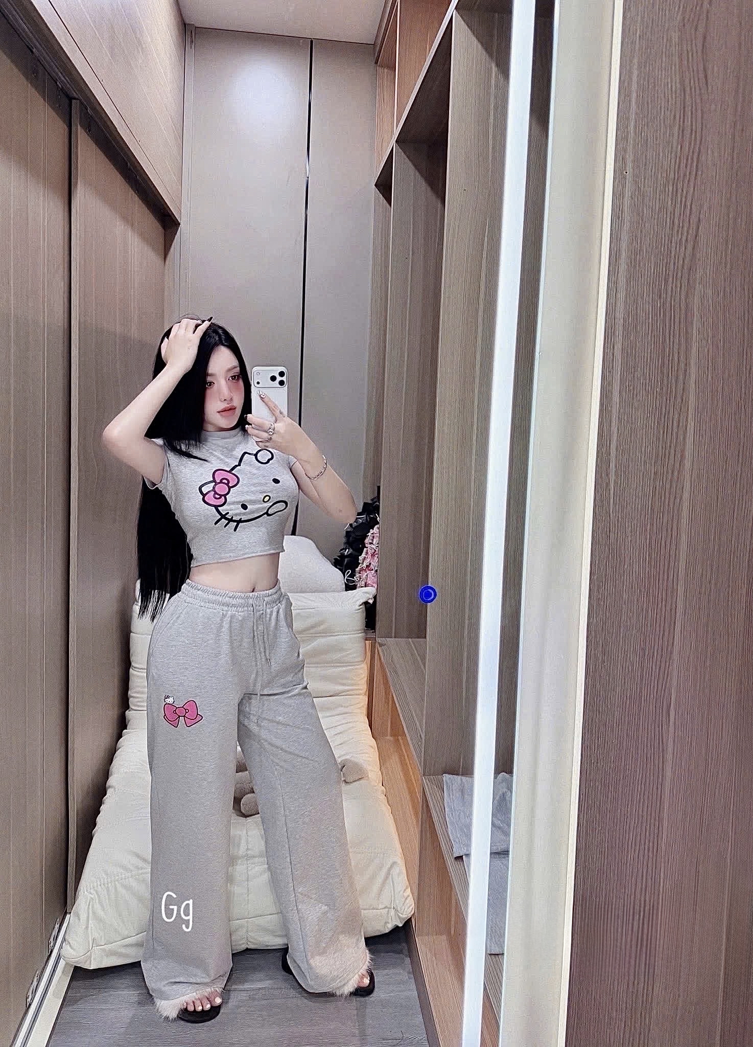 灰色Hello Kitty套裝