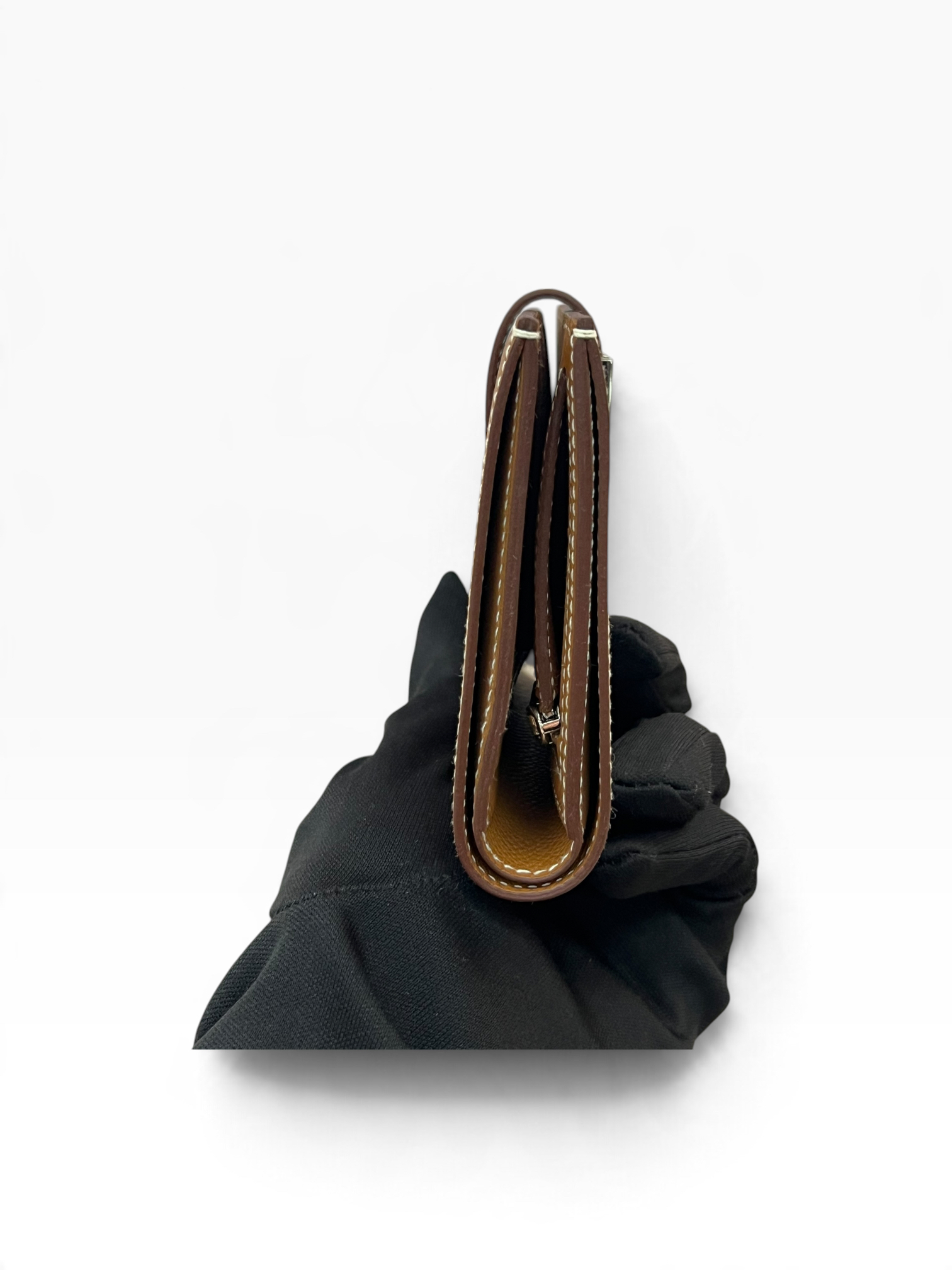 Pre-owned HERMÉS Wallet Stamp U/ Product Code: 101103