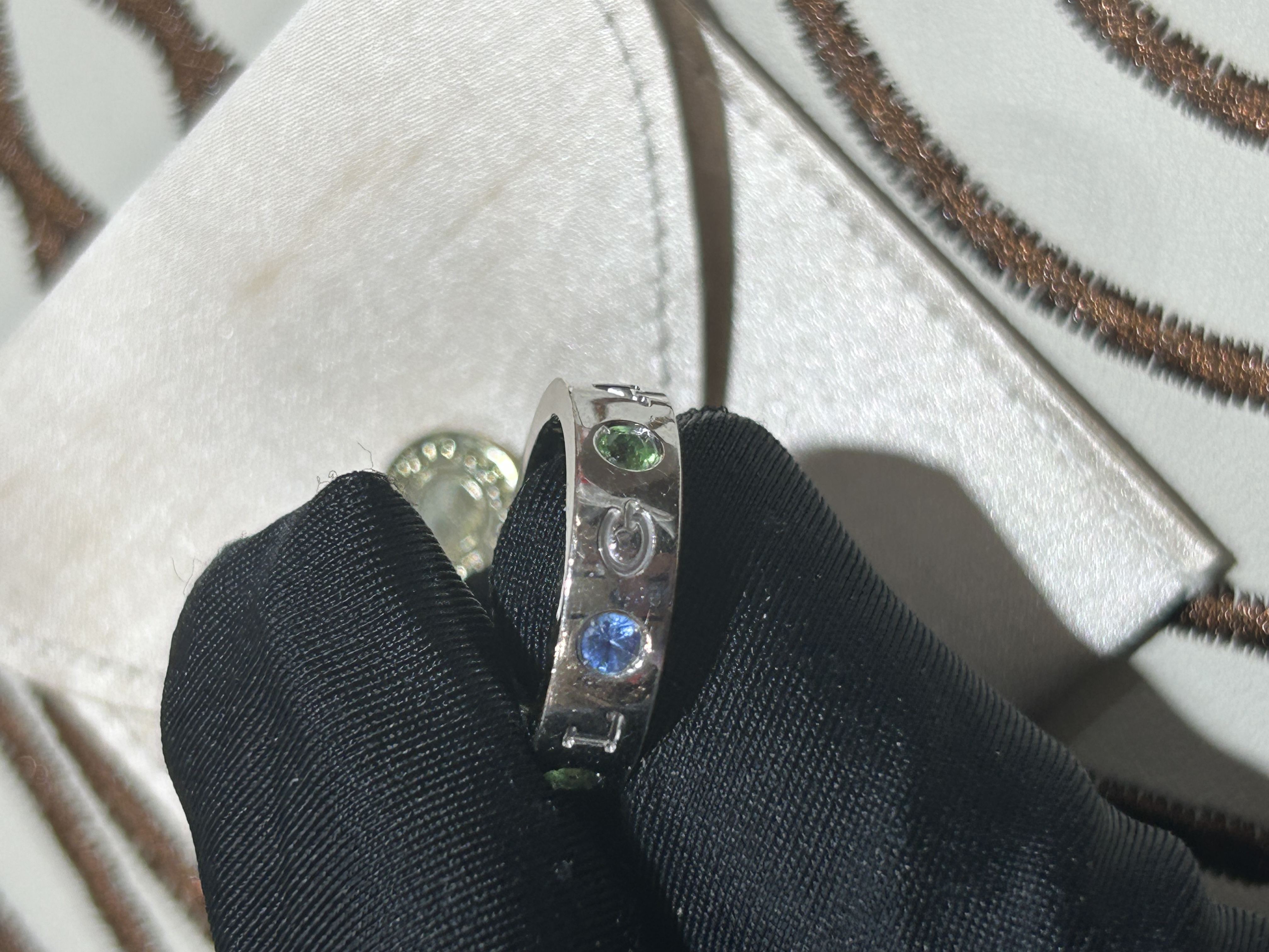 Bvlgari 18K白金戒指，镶嵌藍寶石和沙弗莱石 100%Authentic, 98%New ✅證書✅Dust bag