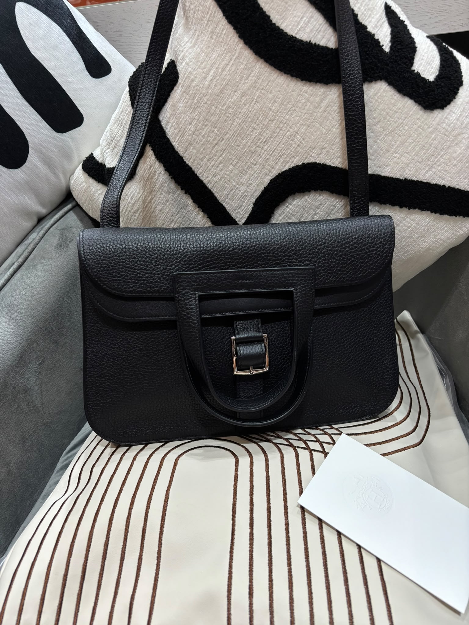 Hermes Halzan 31,STAMP A 黑銀 100%Authentic,98%new ✅專門店收據 ✅Dust bag 