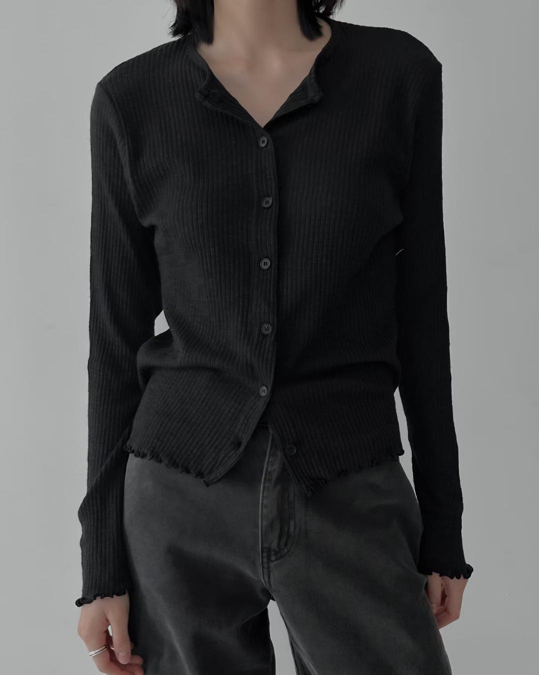 開鈕木耳邊直紋Cardigan