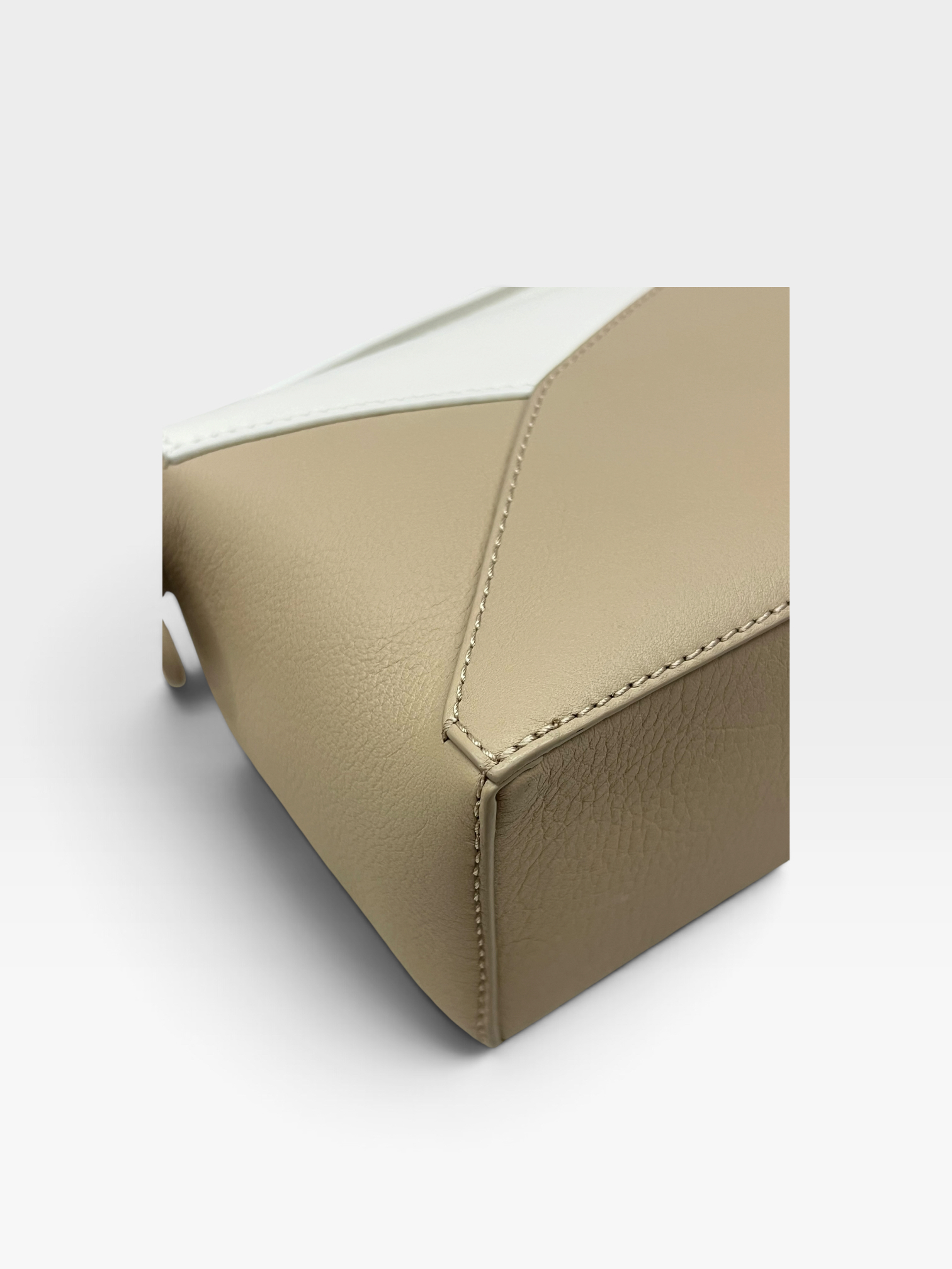 Pre-Owned LOEWE Mini Puzzle Bag / Product Code: 090404