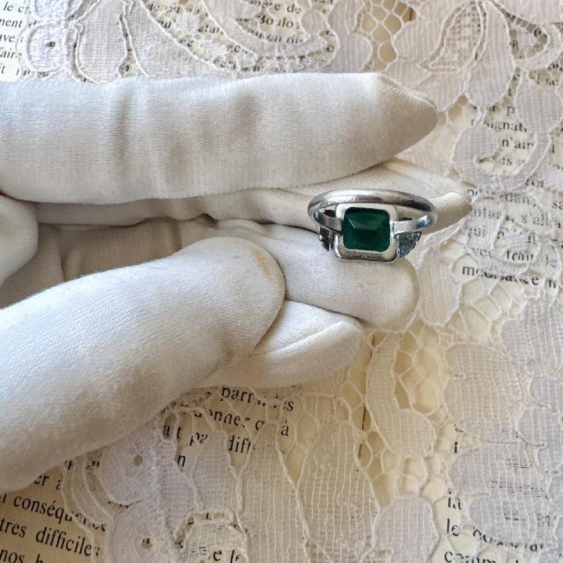 European Mid-Century Art Deco Style Faceted Emerald Glass SIlver Tone Ring - HK ring size 10 （AX145）