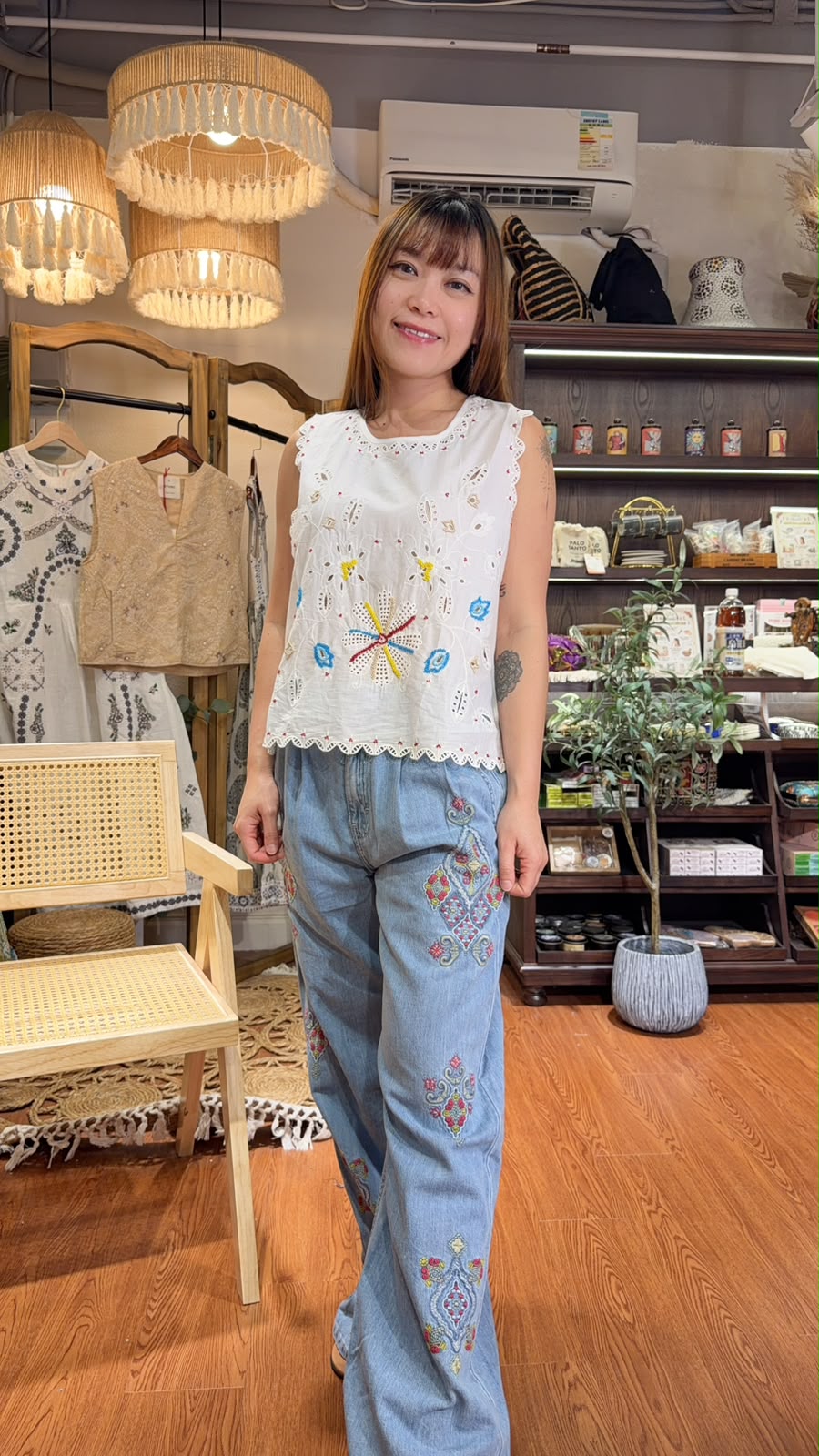 PKT 2623 Light Blue Emb. Jeans 39"