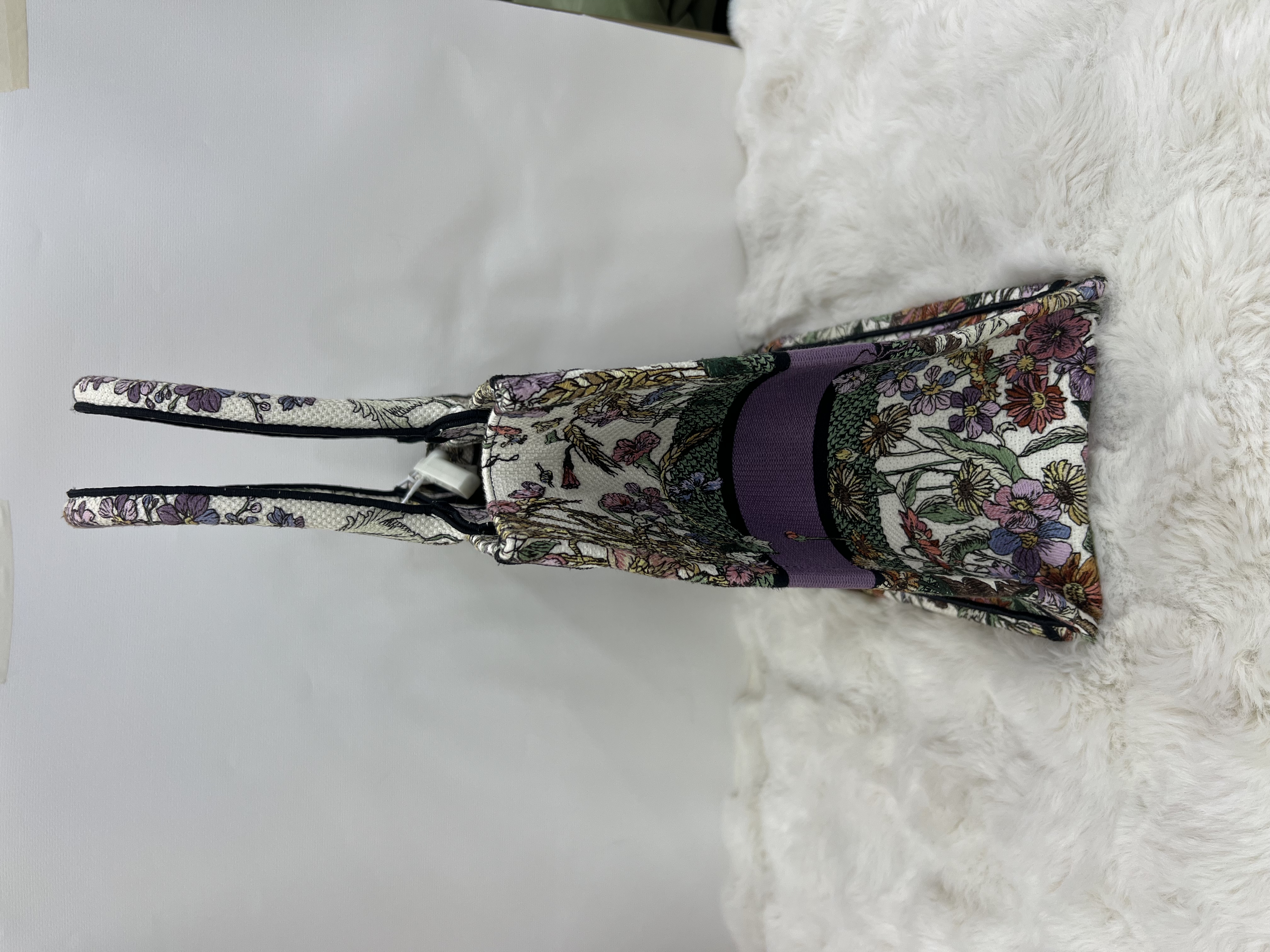 直播貨品 |  [1個-$100 2個-$300］R1