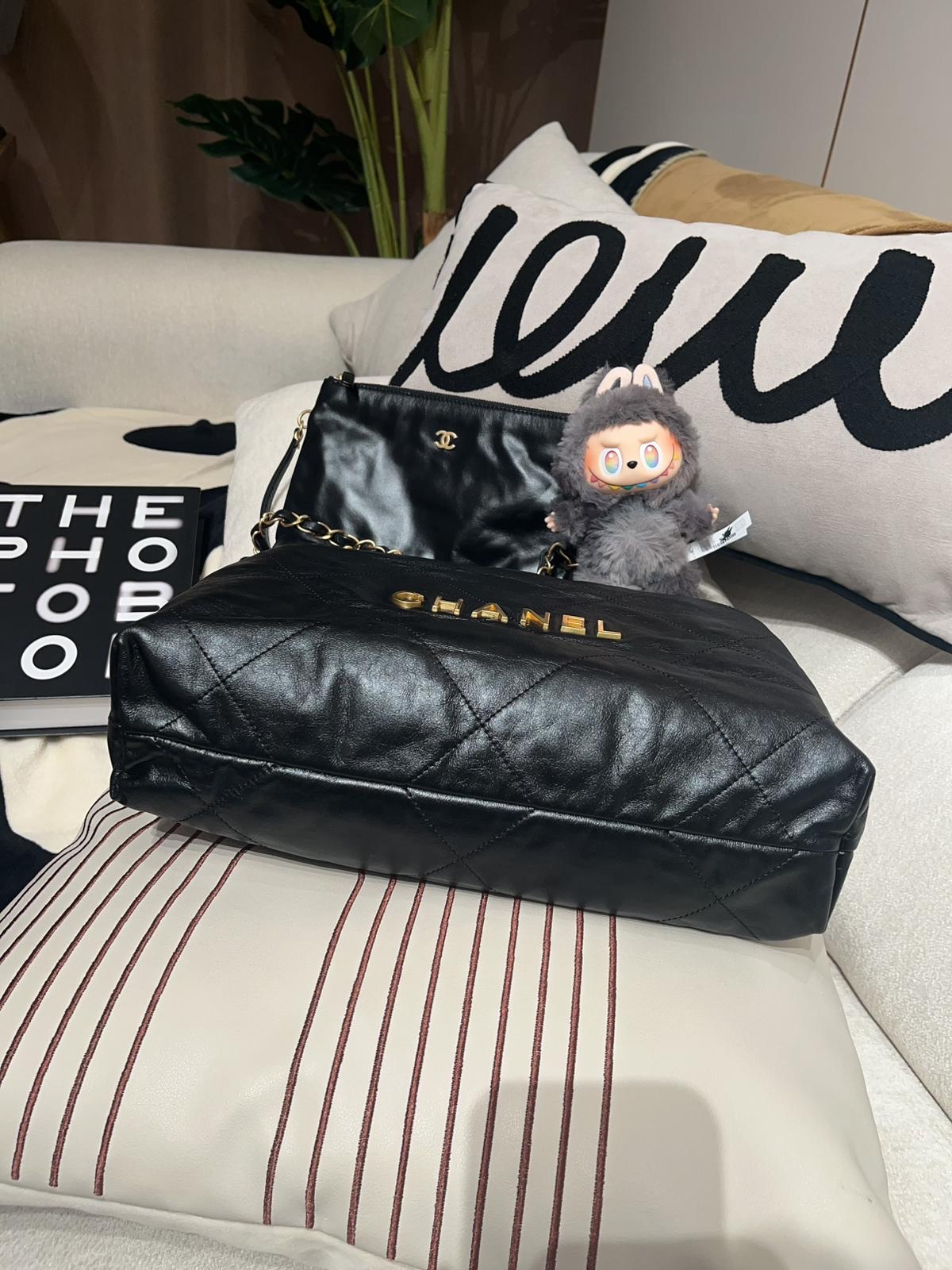 Chanel 22 Small AS1160 黑色牛皮，金鏈100%Uthentic, 98%New ✅晶片✅Dust bag✅Pouch