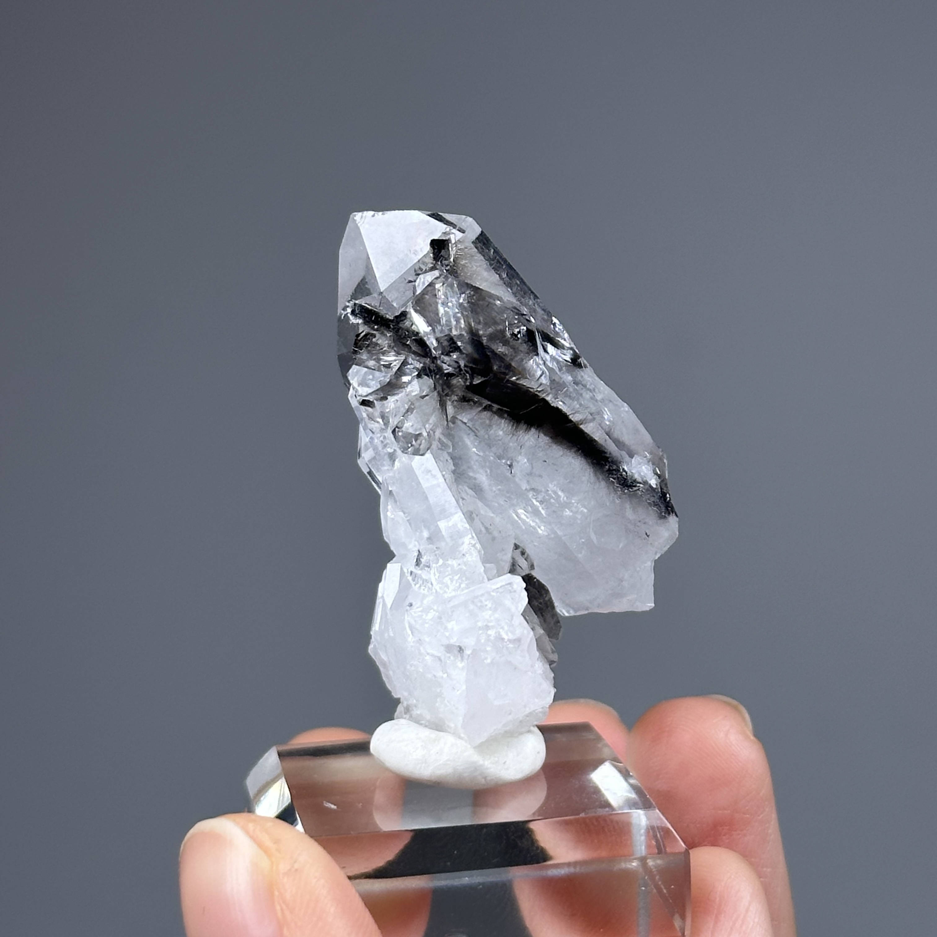 黑銀鈦水晶簇 - Brookite and Rutile Quartz | RU012