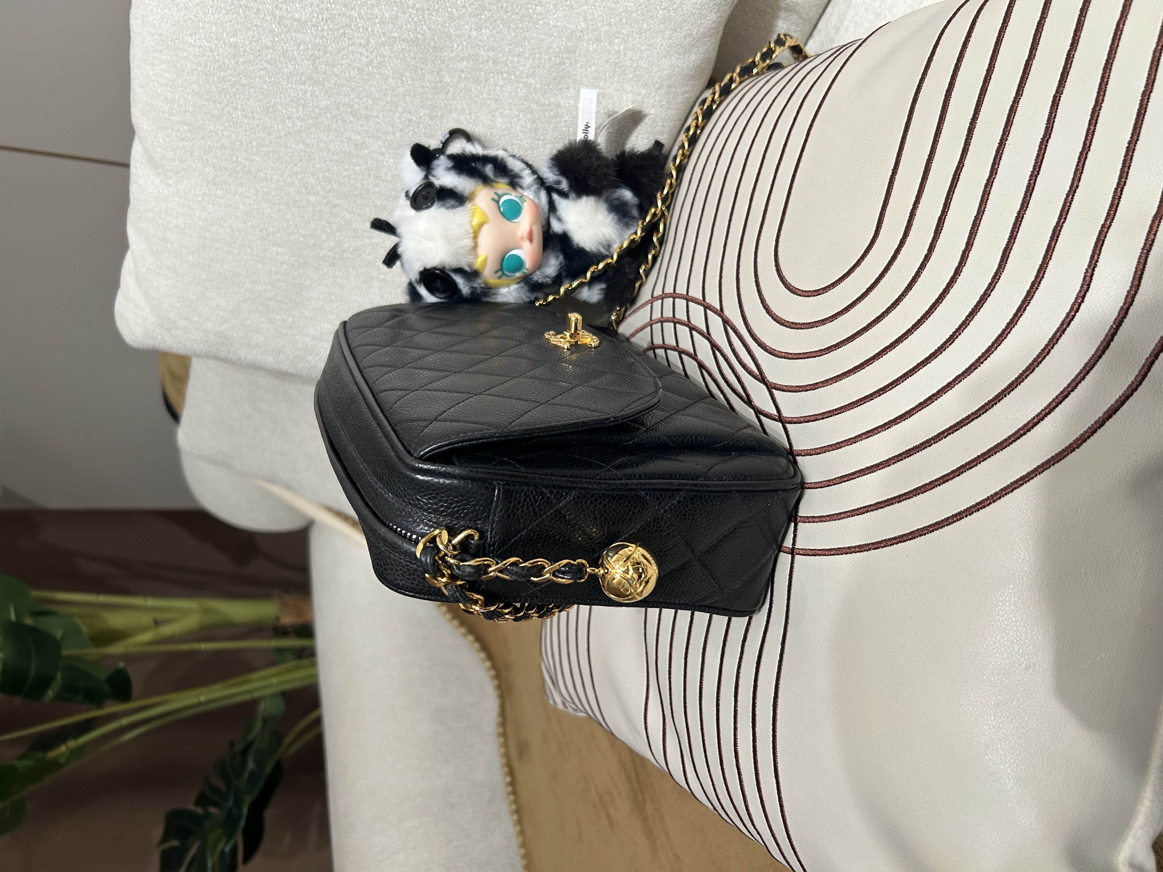 chanel vintage shoulder bag 黑色荔枝牛皮金球 100%Authentic, 90%new ✅dust bag ✅box