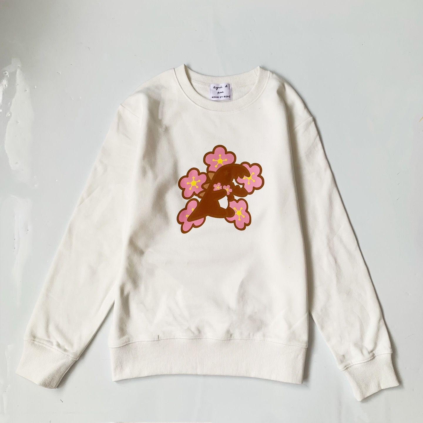 $128件。Agnes b櫻花毛圈圓領衛衣