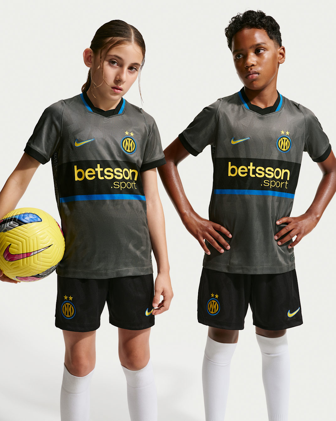 Nike Inter Milan 國際米蘭 2026-27 三客童裝球迷版球衣 (可加印字章) II6687