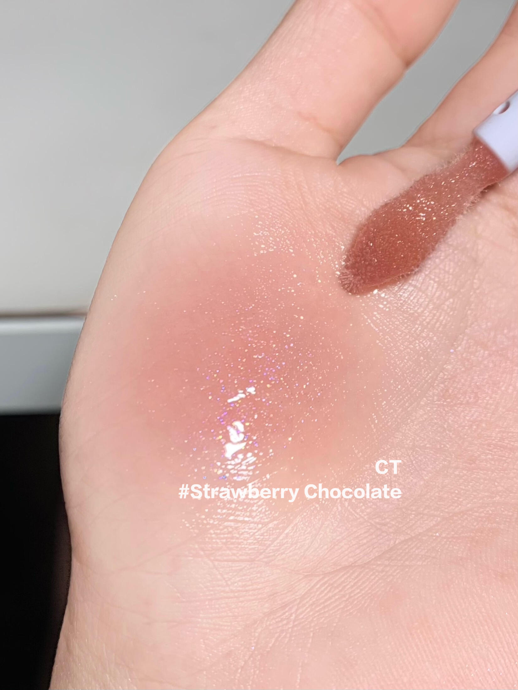 靚價❗️💖一秒豐唇 #Strawberry chocolate 透金粉 Charlotte Tilbury CT PILLOW TALK BIG LIP PLUMPGASM 夢幻豐感唇蜜 