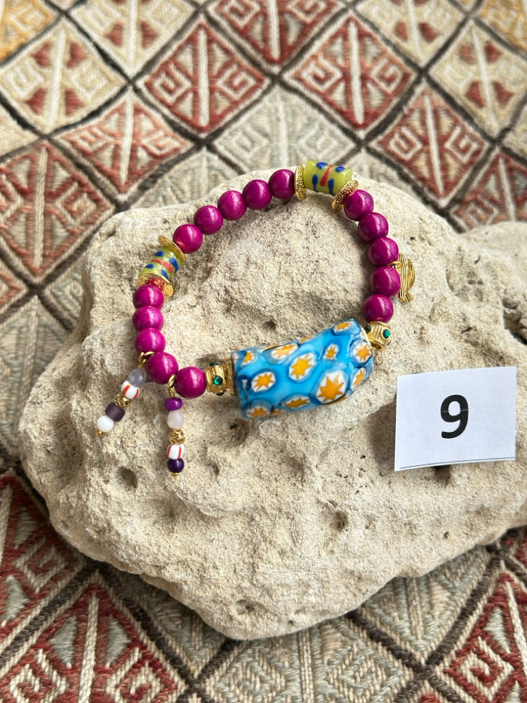 總共有四隻色揀（全handmade珠）