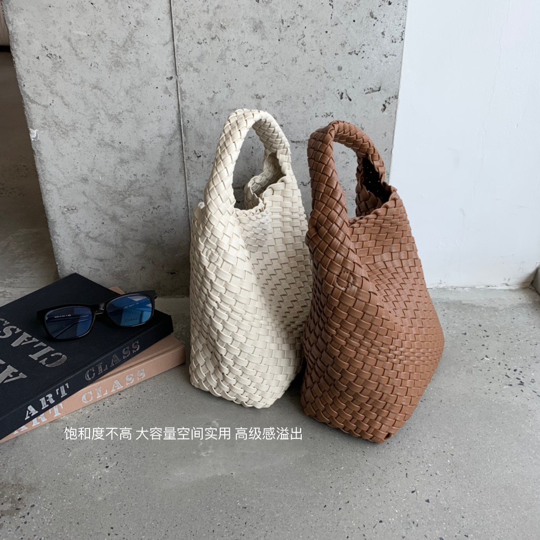 B11 BAG OF PARODY AJ