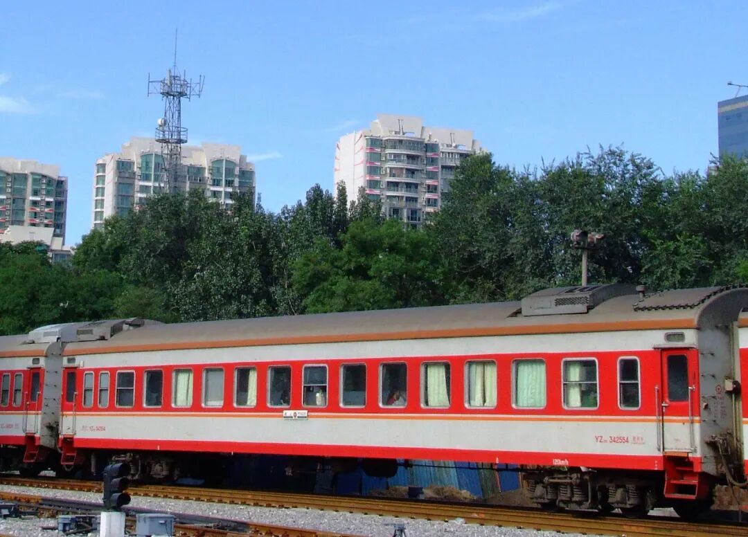 長鳴N比例 （1：160）出品京局京段幹線列車K105/106 北京西－深圳 全編18節