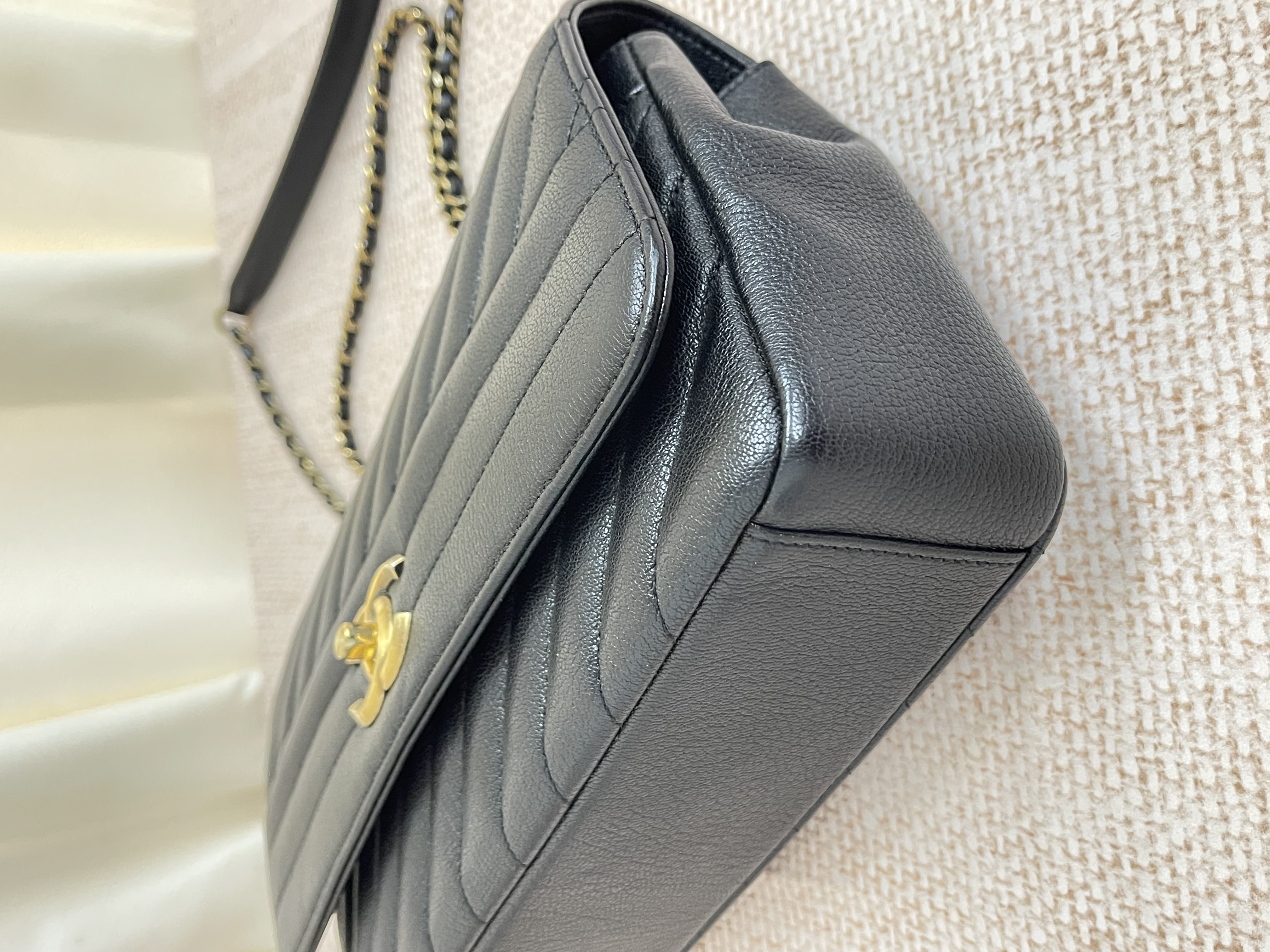 Pre-owned Chanel Diagonal Quilted Flap Bag/ Product Code: 26032206