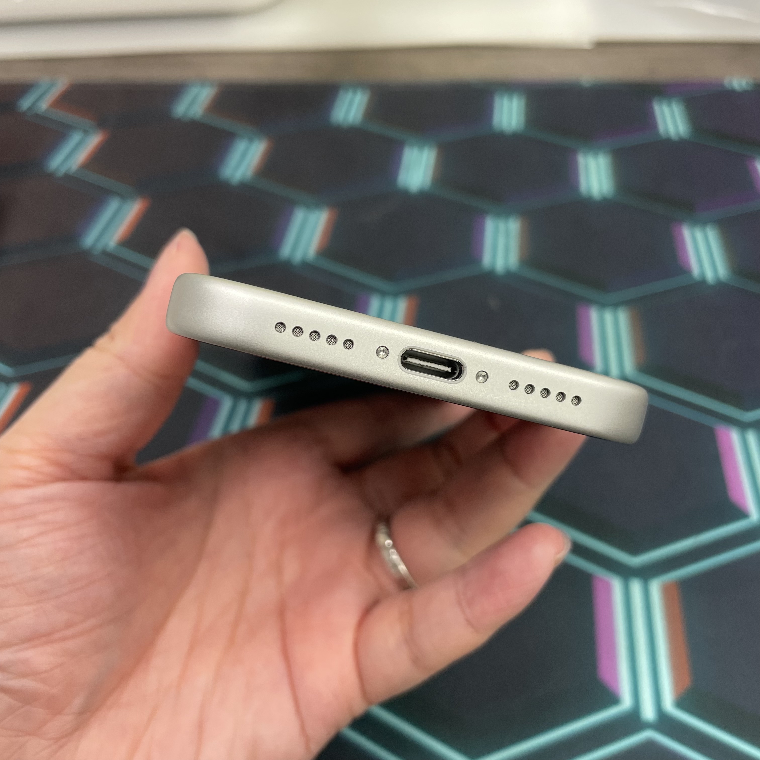 *7950 17 pro 完美機 256GB 電97 銀色 sliver