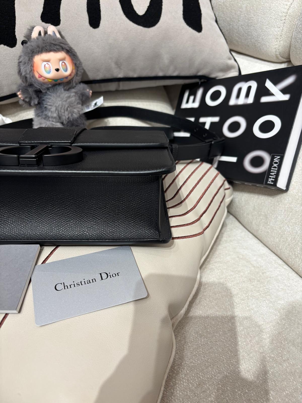 未使用品 Dior 30 Montaigne so black 粒面牛皮 100%Authentic ,未使用品  ✅ certificate ✅塵袋✅BOX
