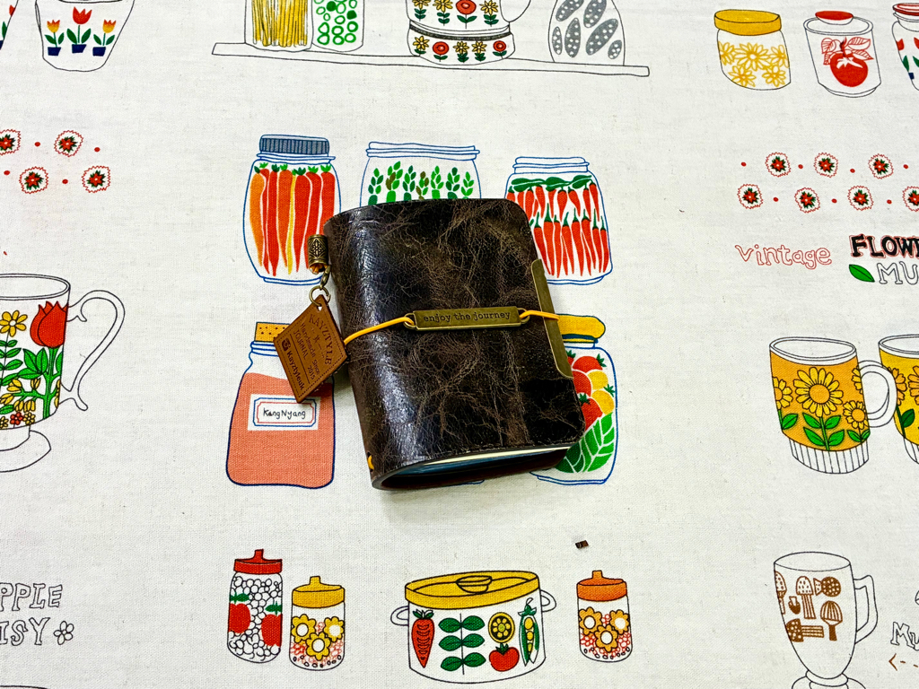 Write your story on something that lasts（2-fold)