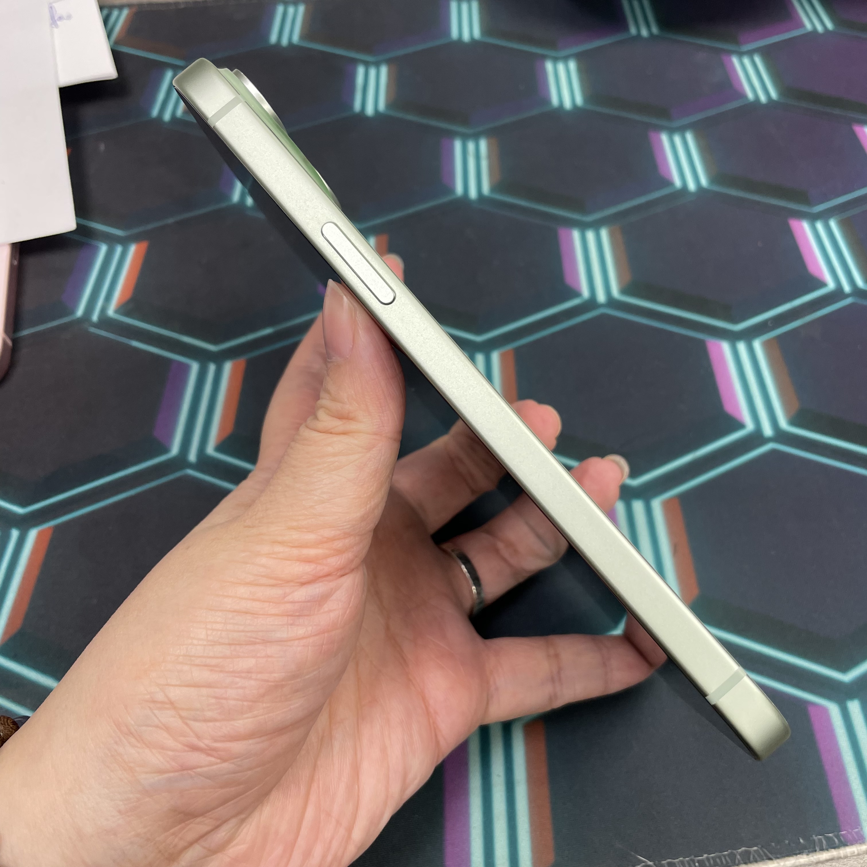 *8263 15 plus 完美機 256GB 電100 綠色 green
