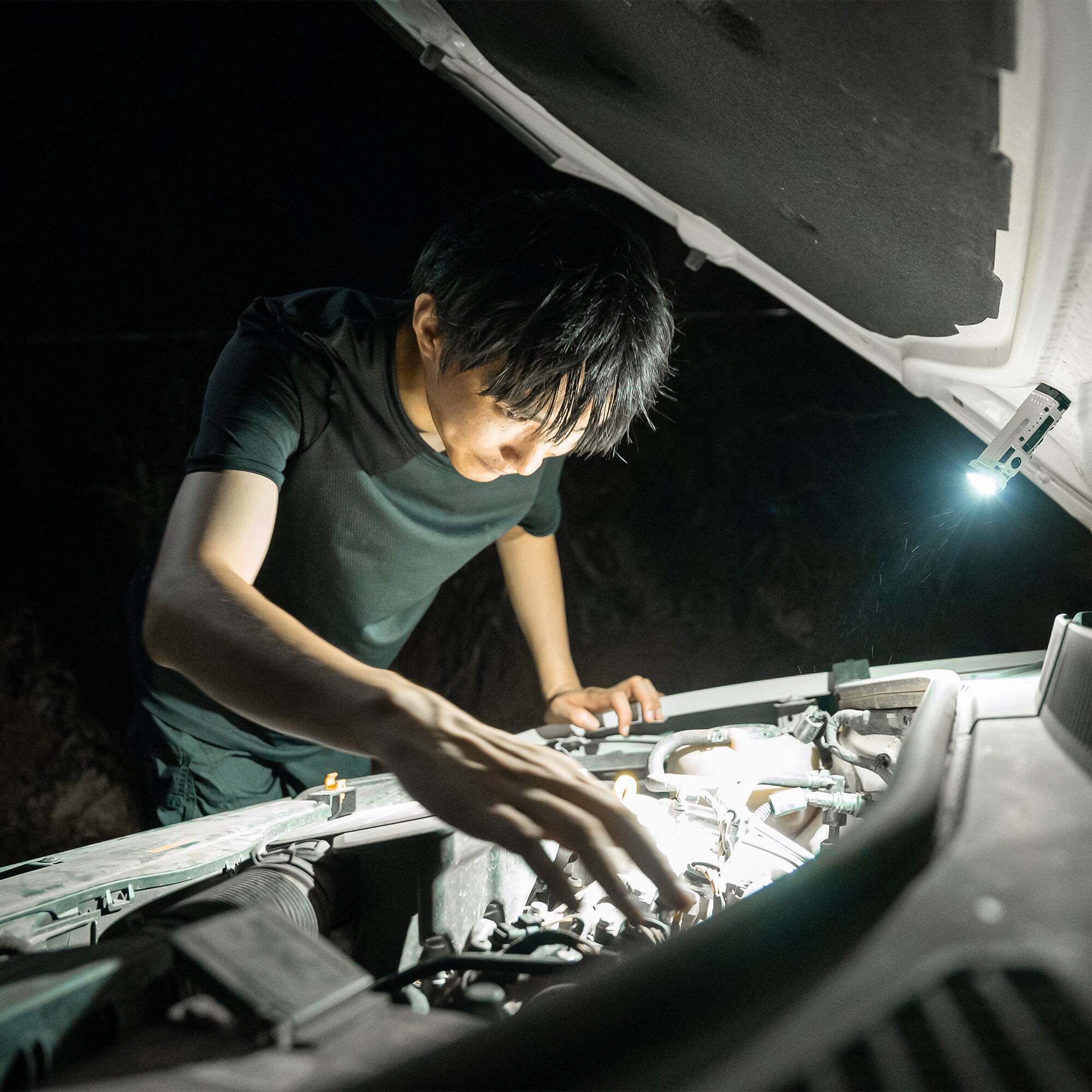 WUBEN X4 緊湊型多功能手電筒