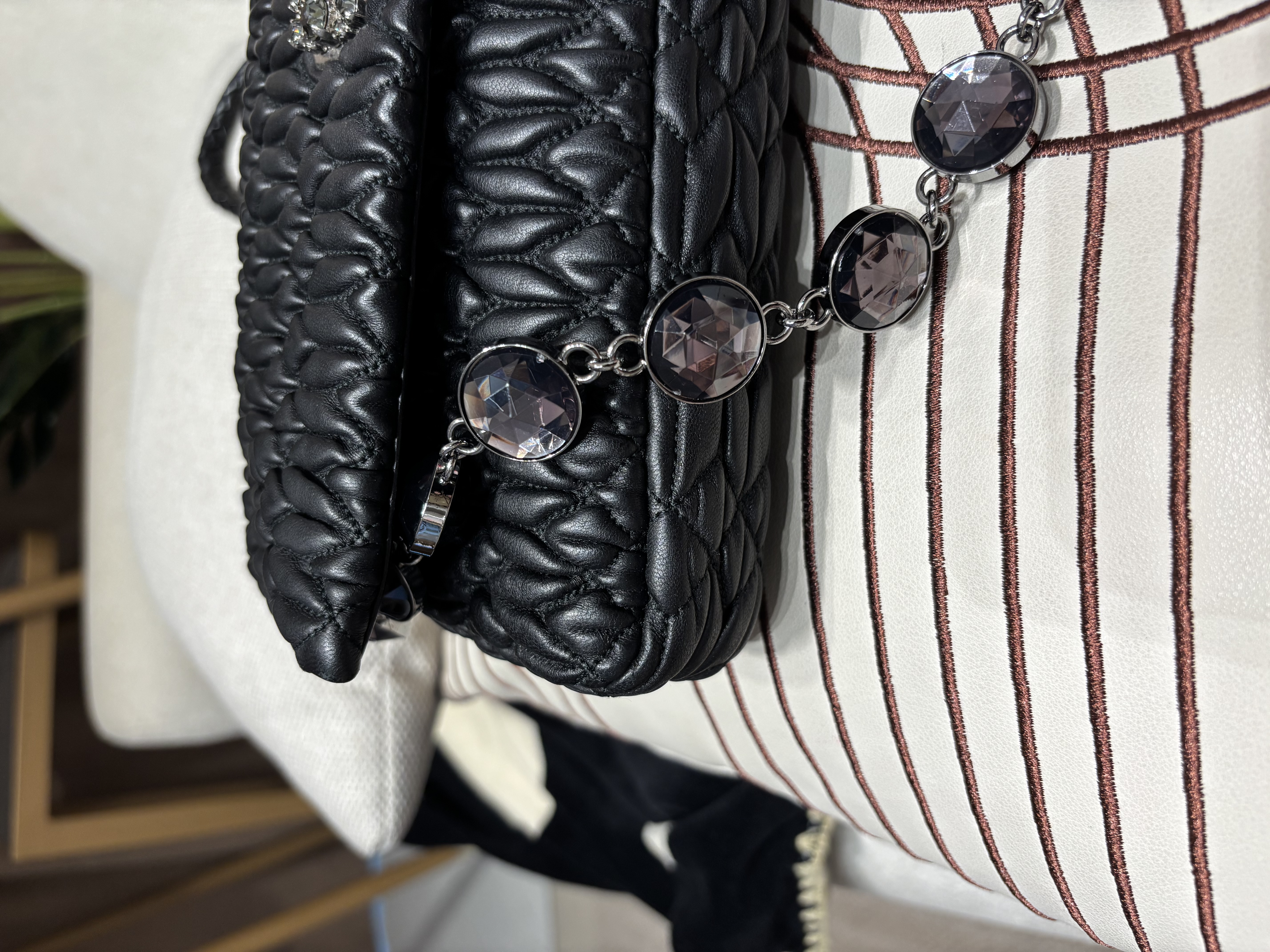 Miu miu bag 100%Authentic,95%new ✅dust bag  