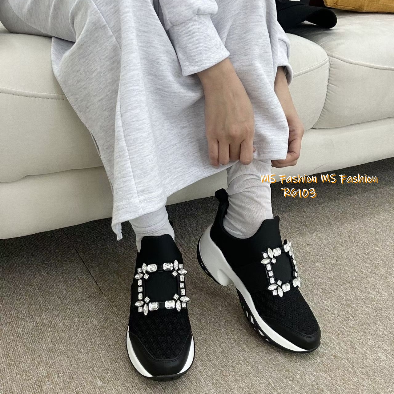 R6103 韓國🇰🇷特色閃石扣sneakers