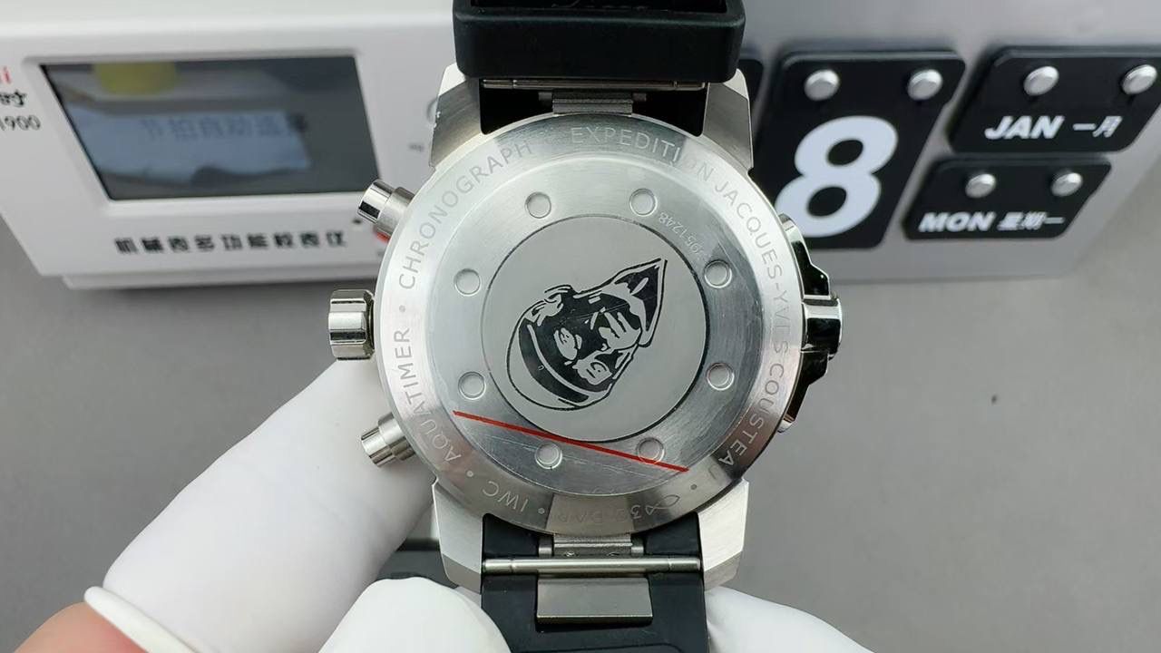 IWC 万国海洋计时雅克·伊夫·库斯托探险计时腕表