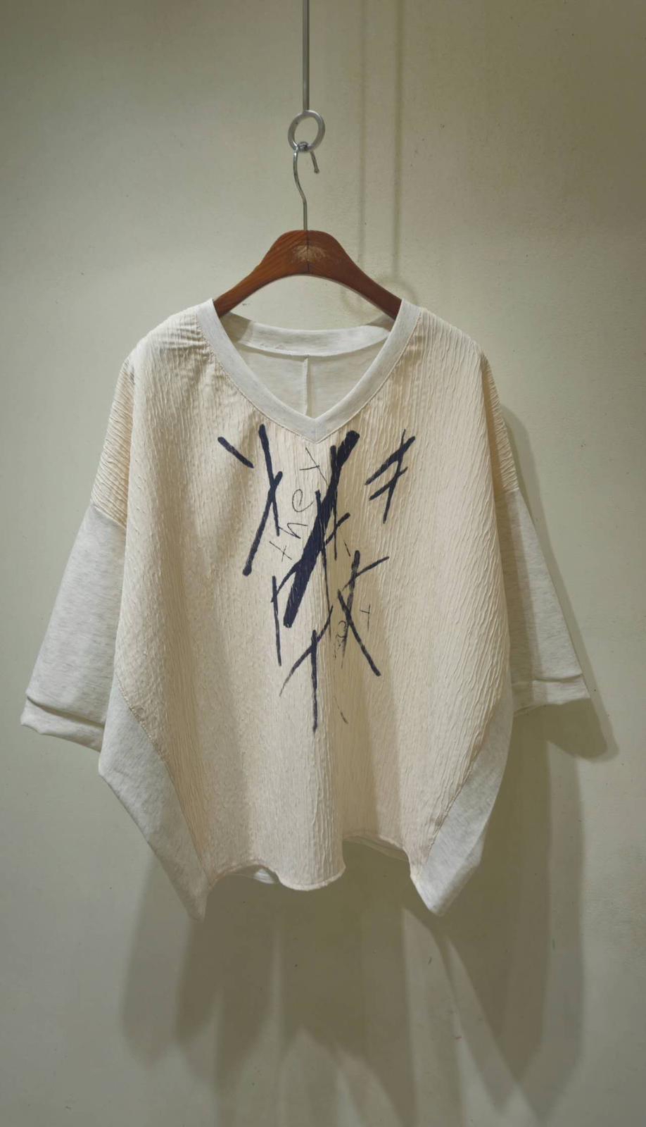 韓國V領英文字衫 M513 03no11240