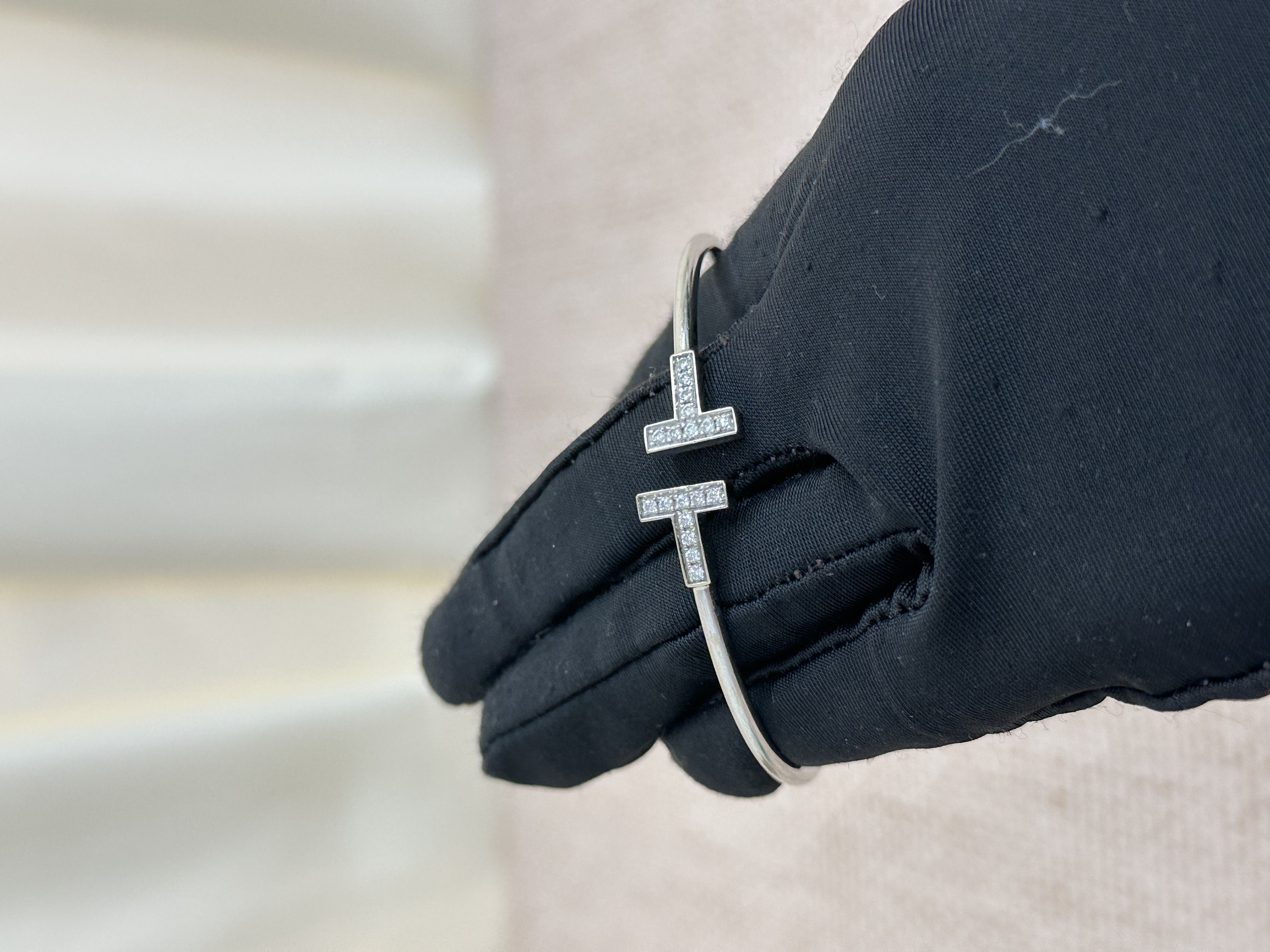 Pre-owned Tiffany & Co. T Wire Bracelet/ Product Code: 26041902