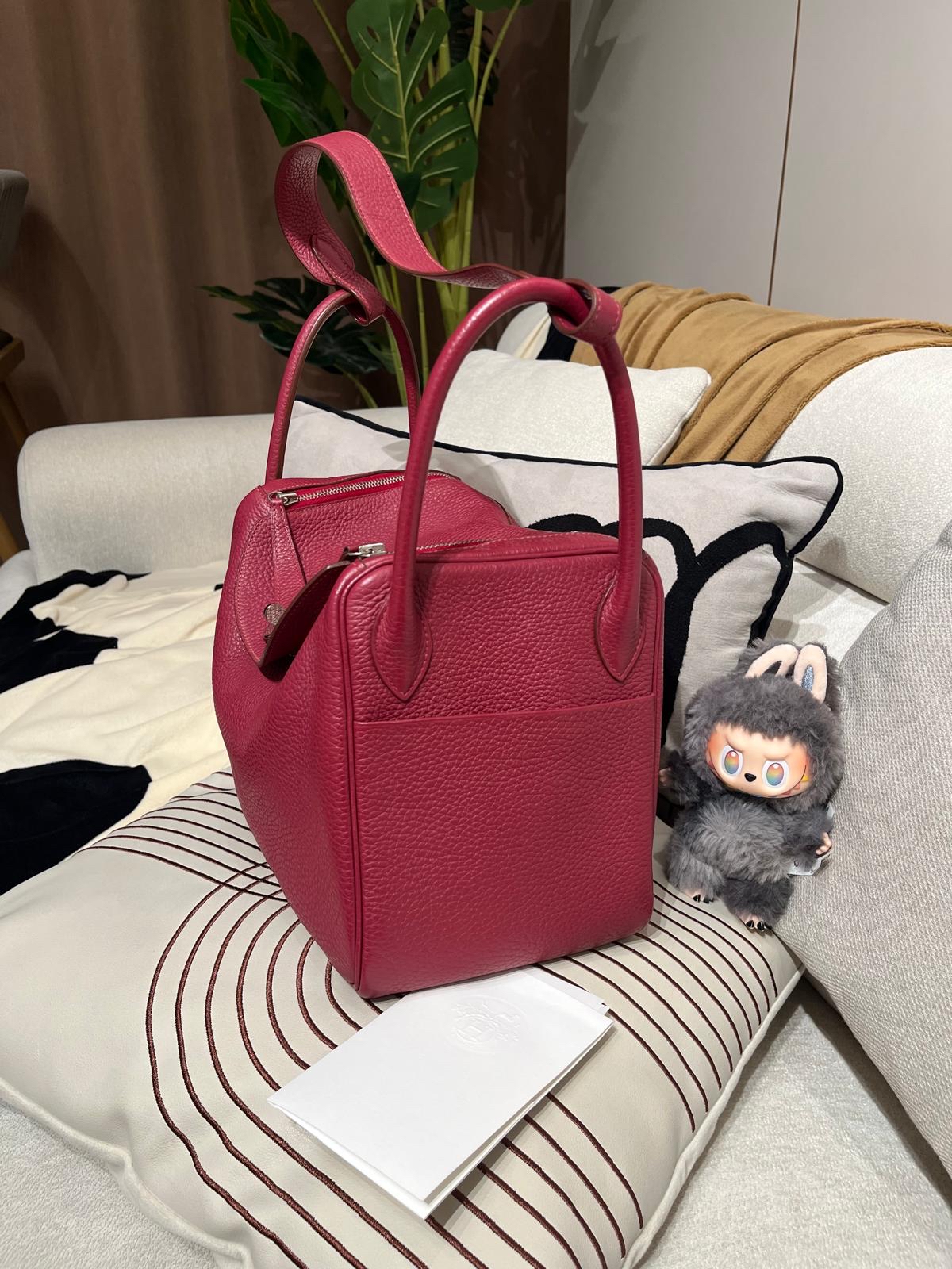 Hermes Lindy 30,Rubis , STAMP T 100%Authentic,95%new ✅香港專門店收據✅dust bag✅box 