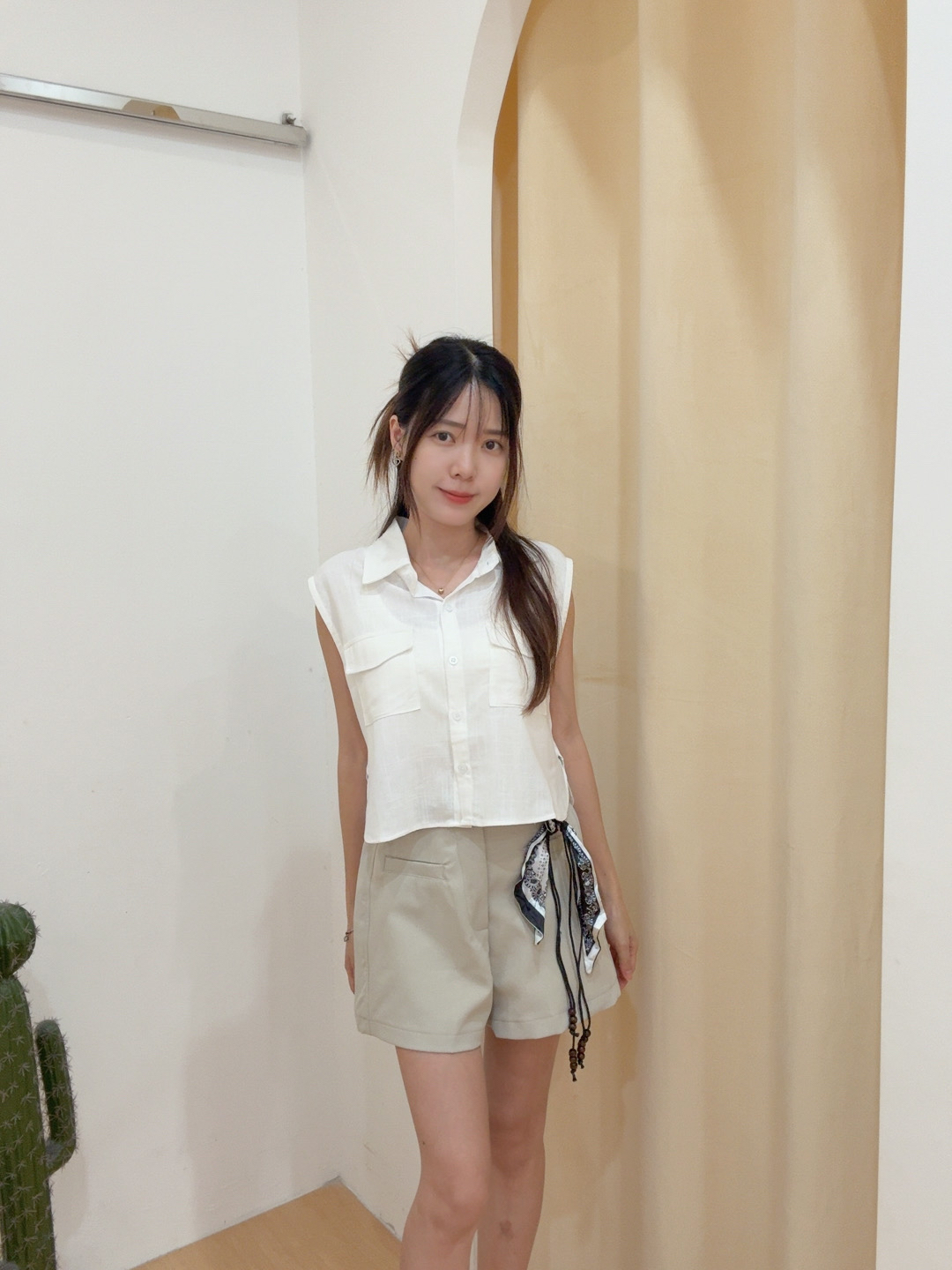 丝巾麻绳腰带西装短裤 R2940