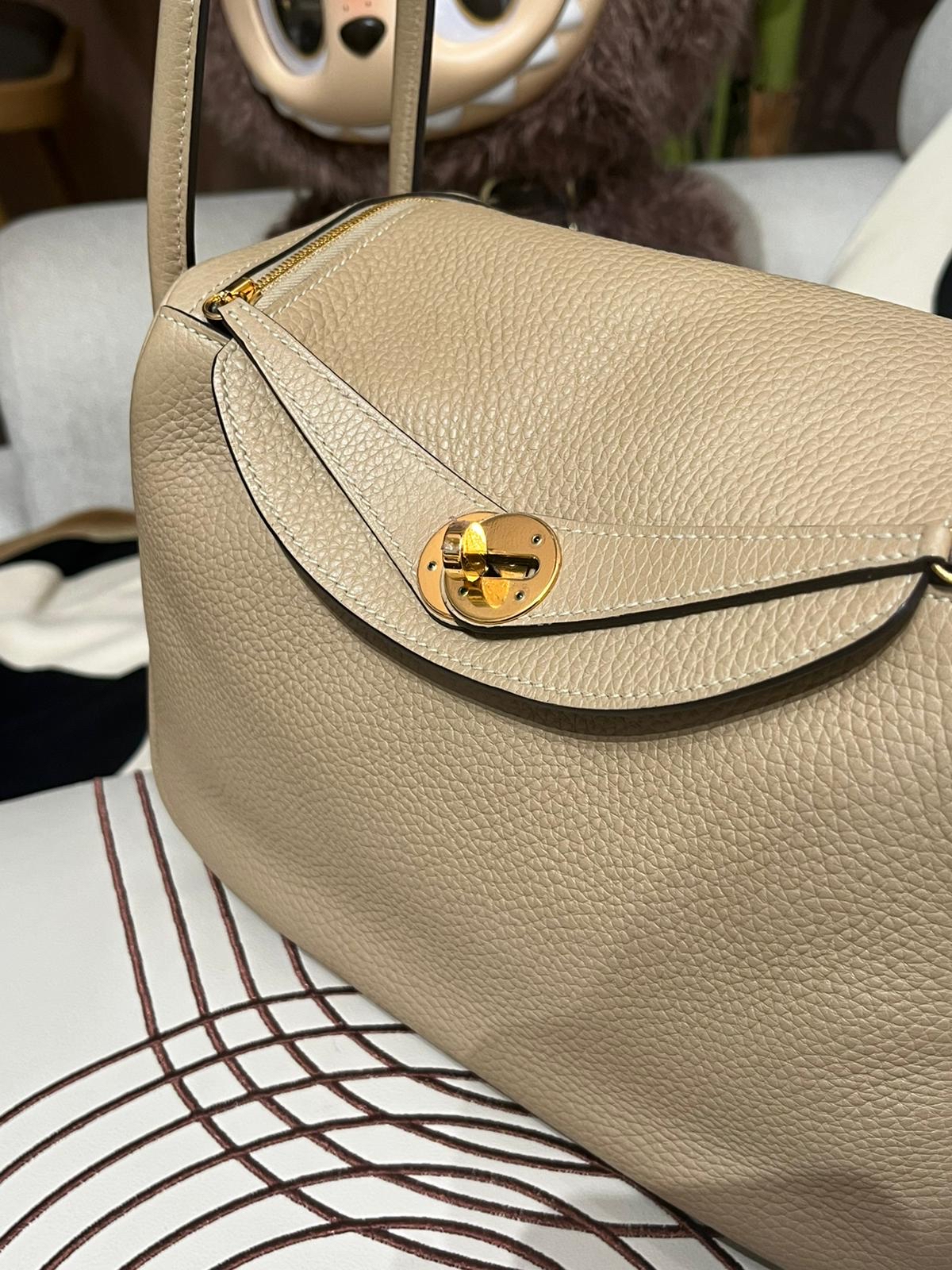 Hermes Lindy 26 Stamp X 風衣灰金扣 100%Authentic, 99%New ✅Dust bag✅Box