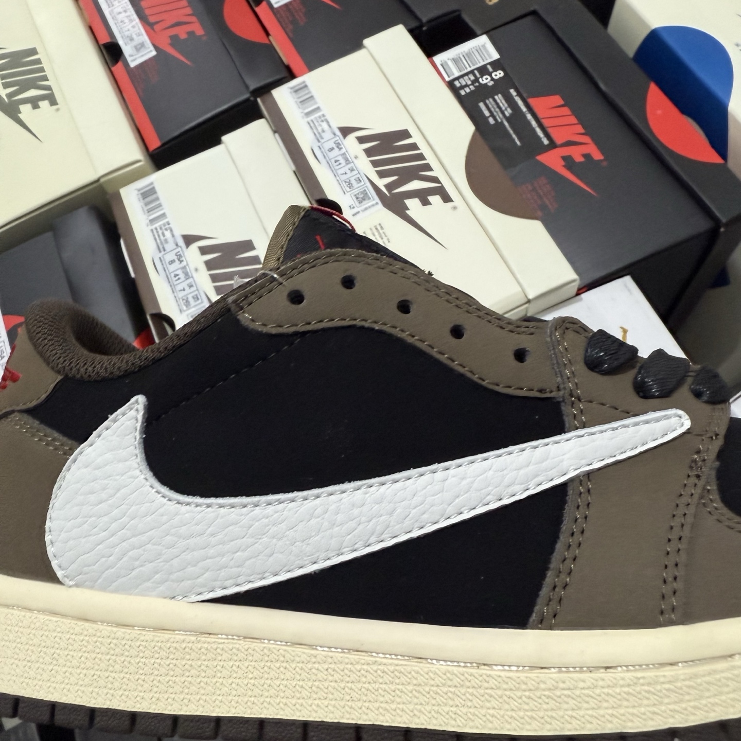 Travis Scott x Air Jordan 1 Low OG "Mocha" CQ4277-001